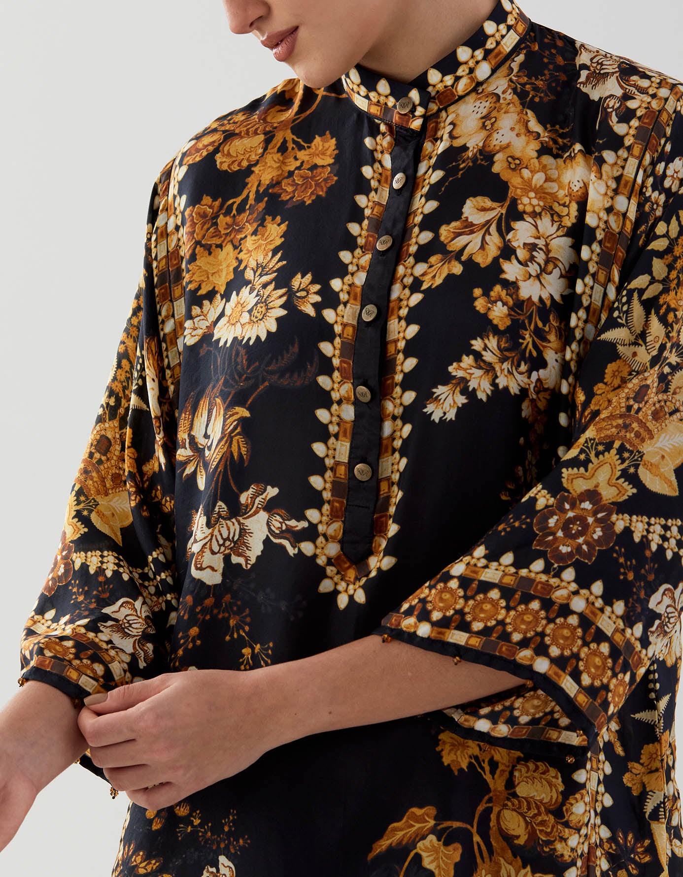 Nizam : Ghazal/Gloria - Black/Gold