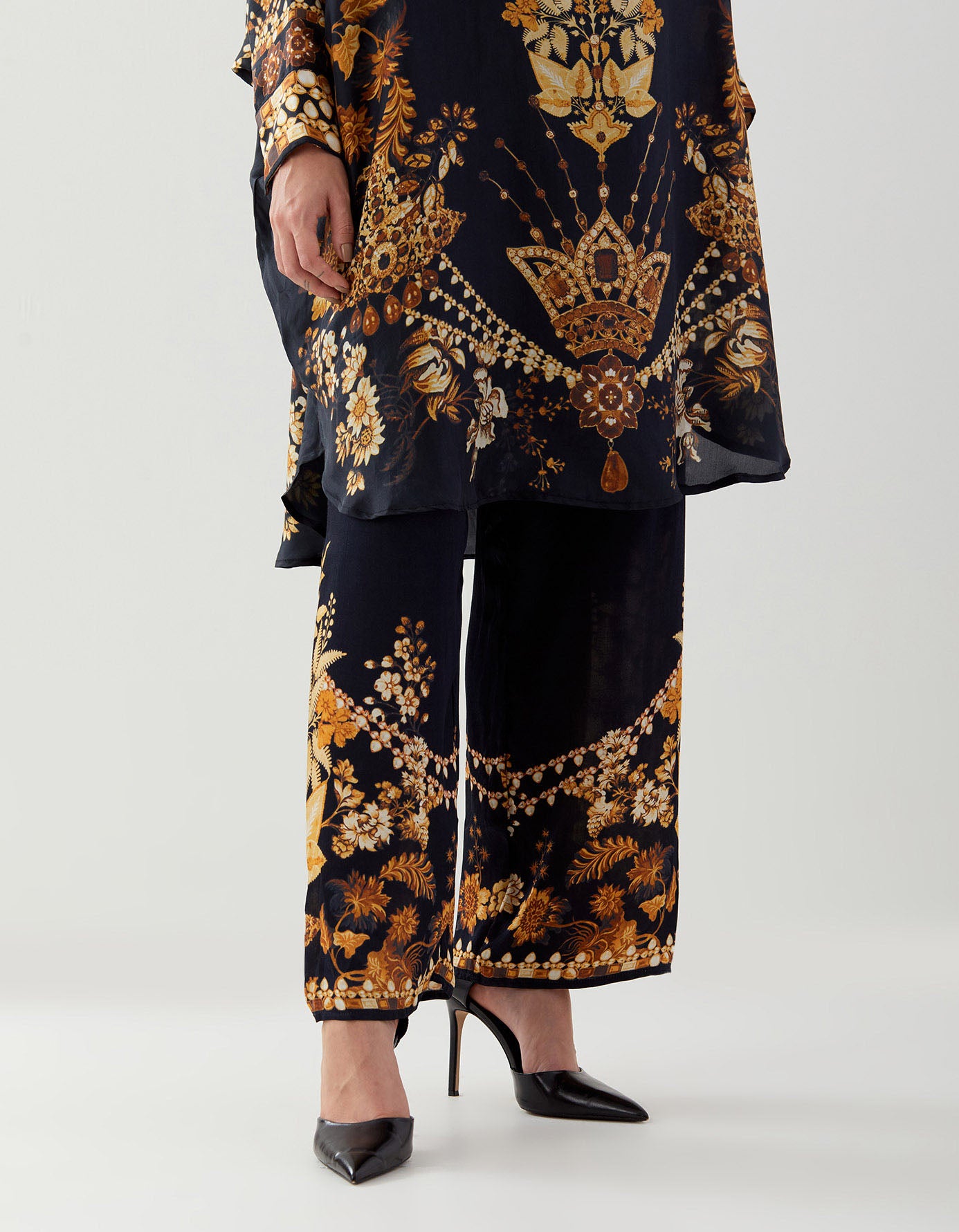 Nizam : Mabel - Black/Gold