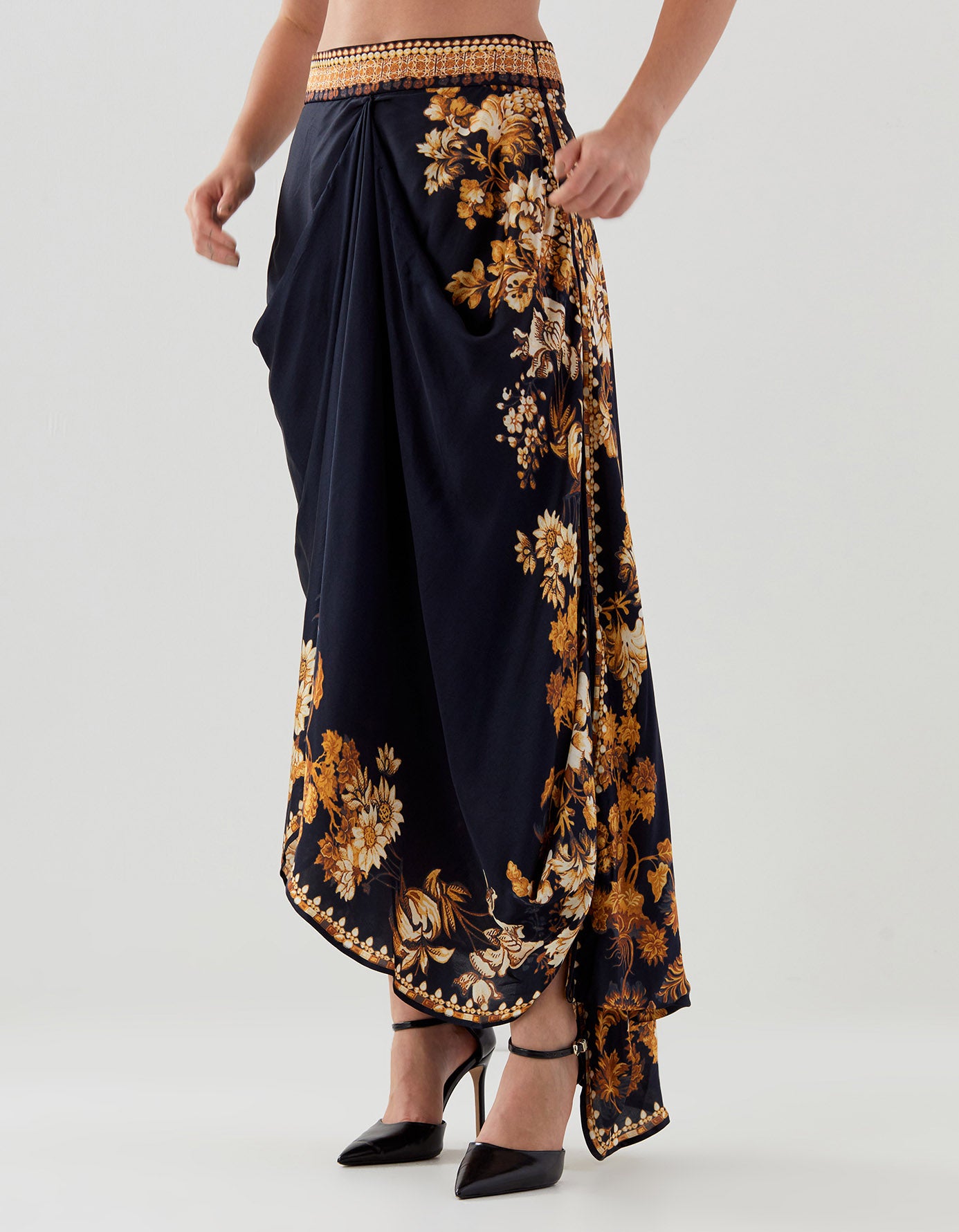 Nizam : Insha - Black/Gold