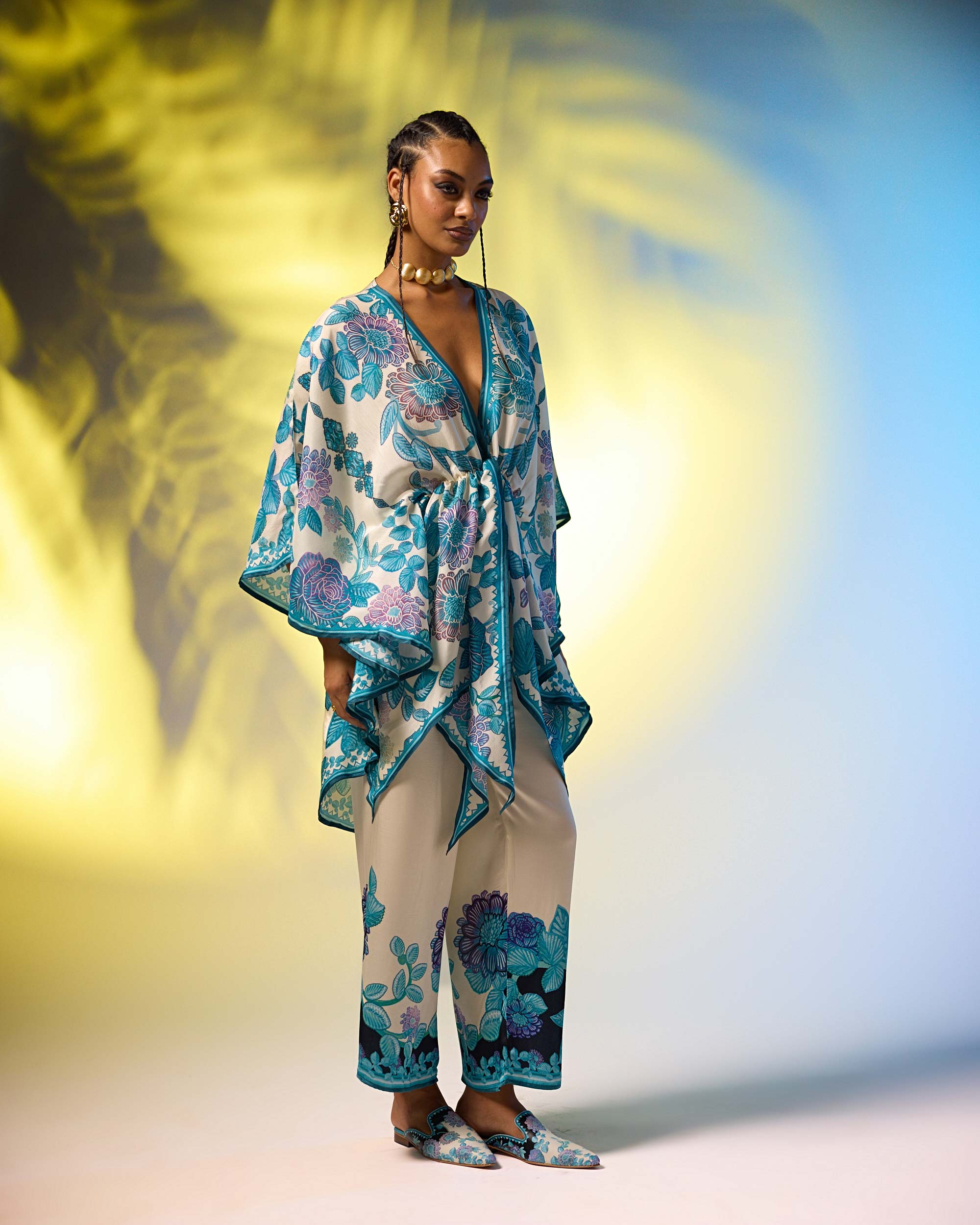Jamaica : Inayat - Ivory/Blue