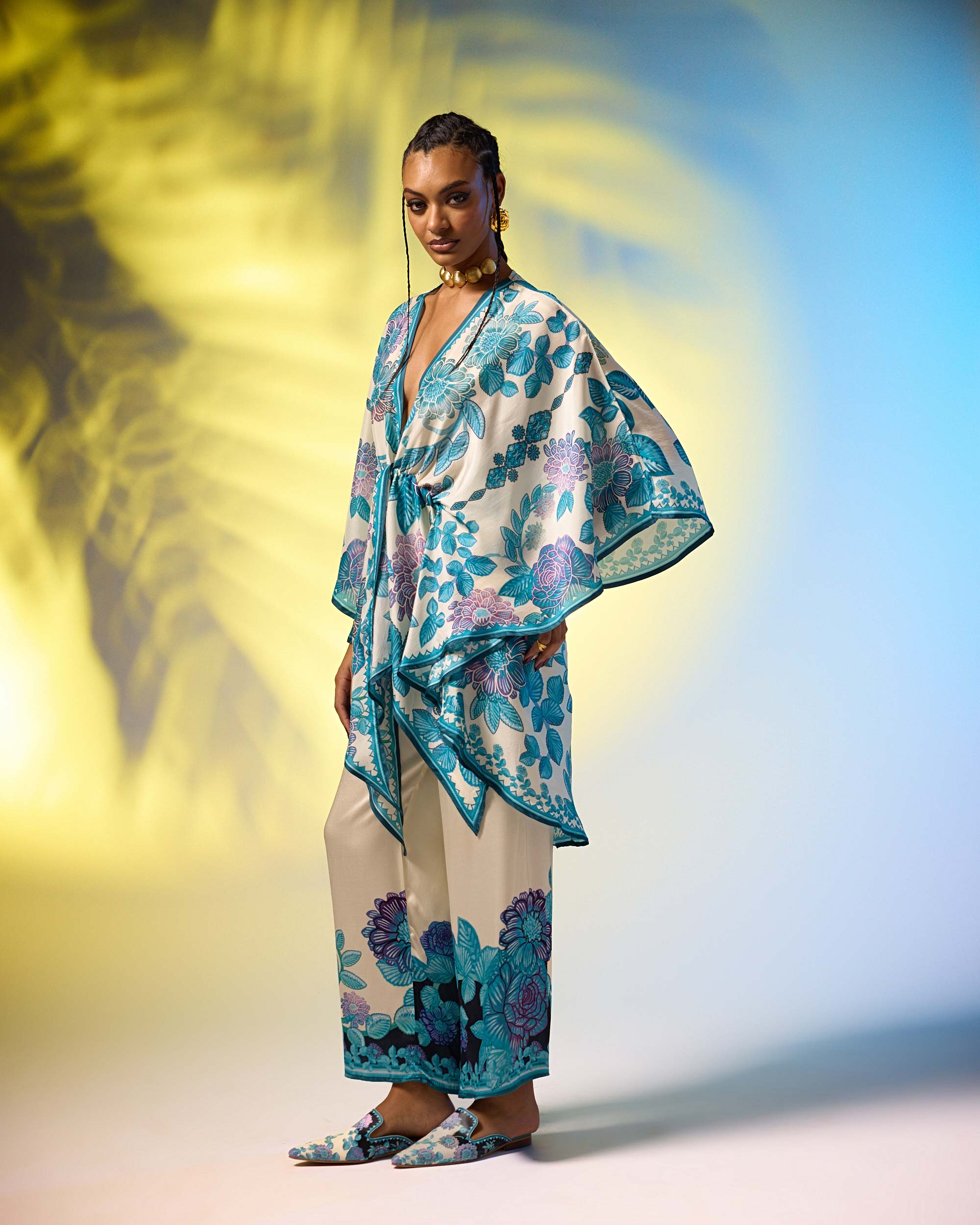 Jamaica : Inayat - Ivory/Blue