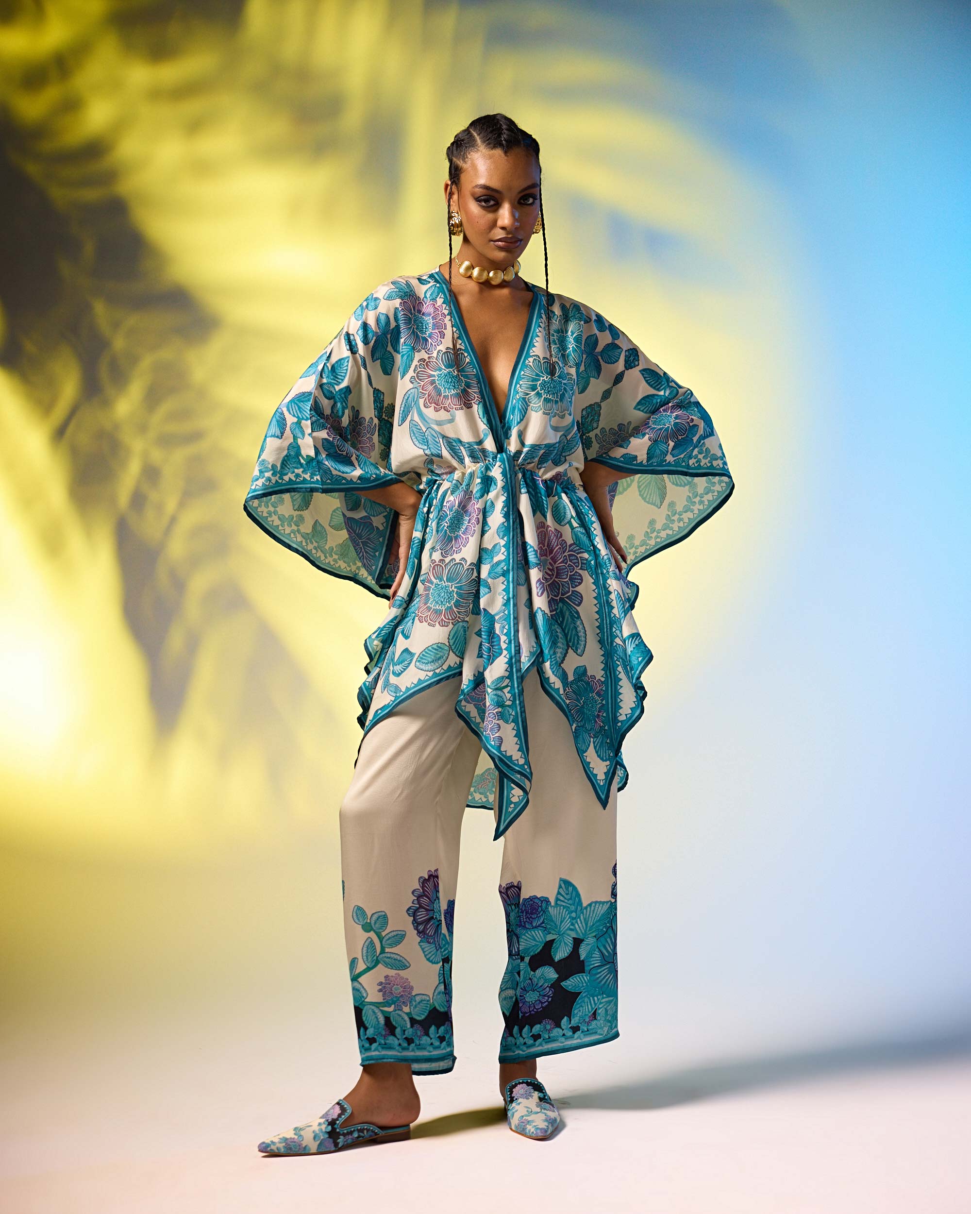 Jamaica : Inayat - Ivory/Blue