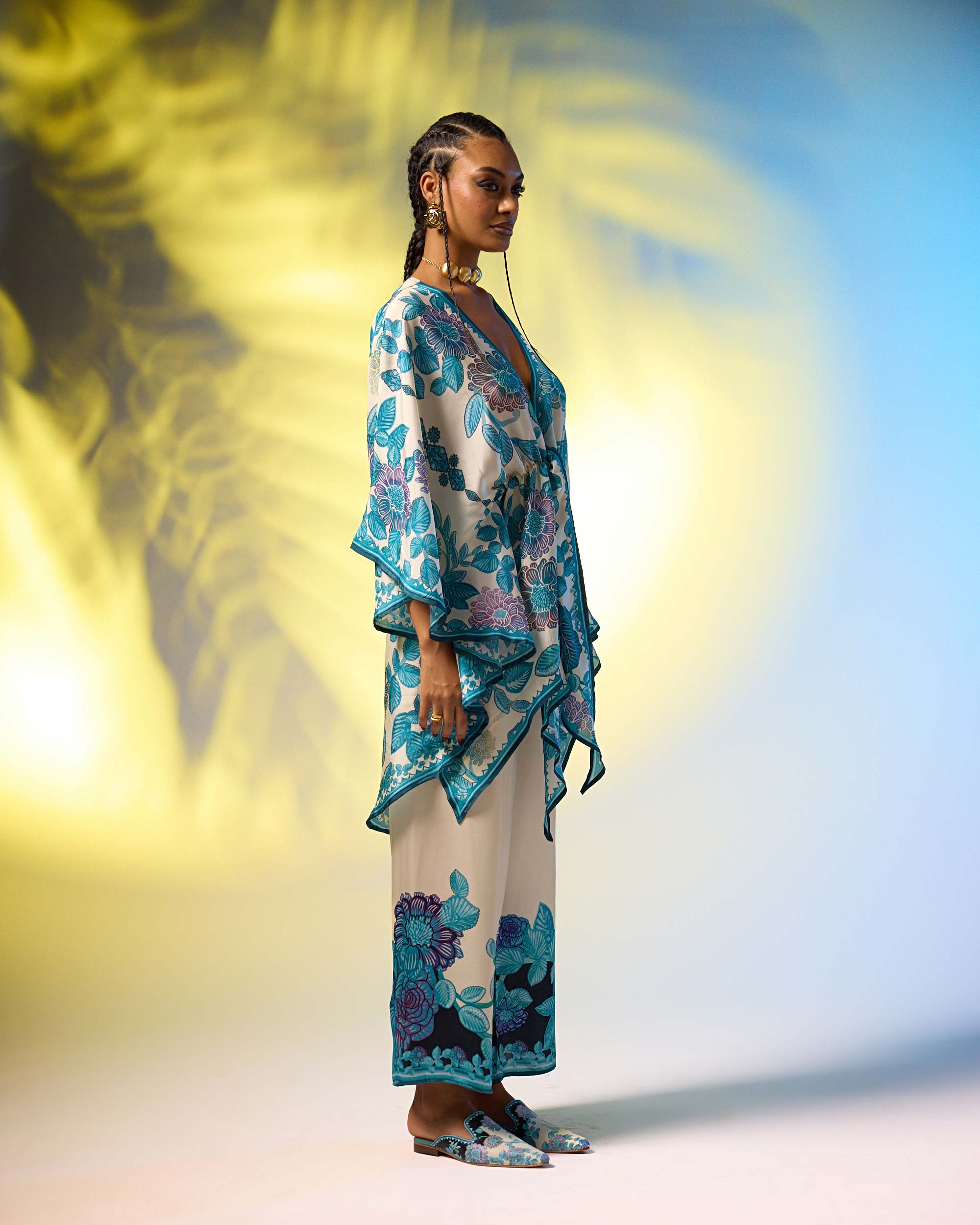 Jamaica : Inayat - Ivory/Blue