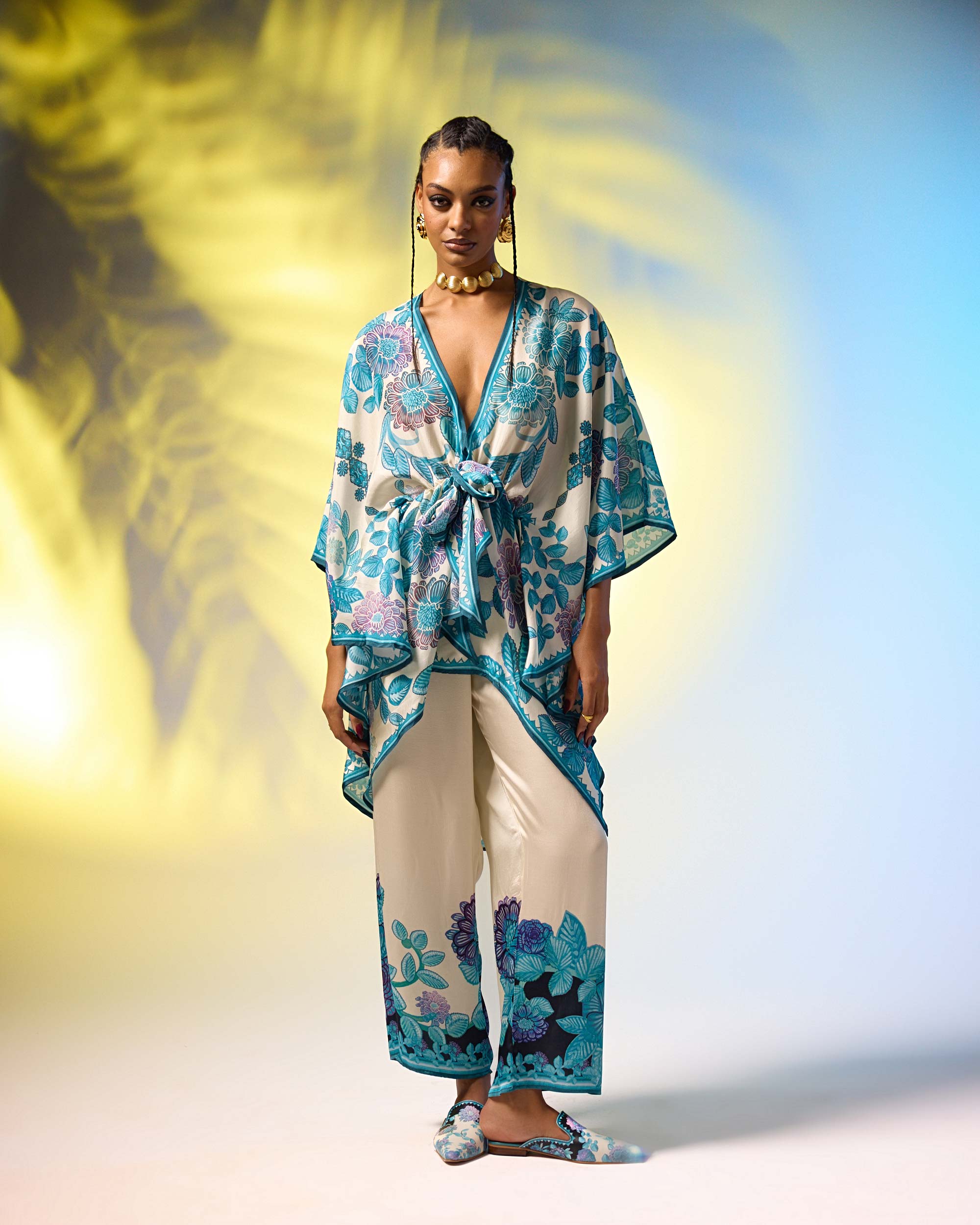Jamaica : Inayat - Ivory/Blue
