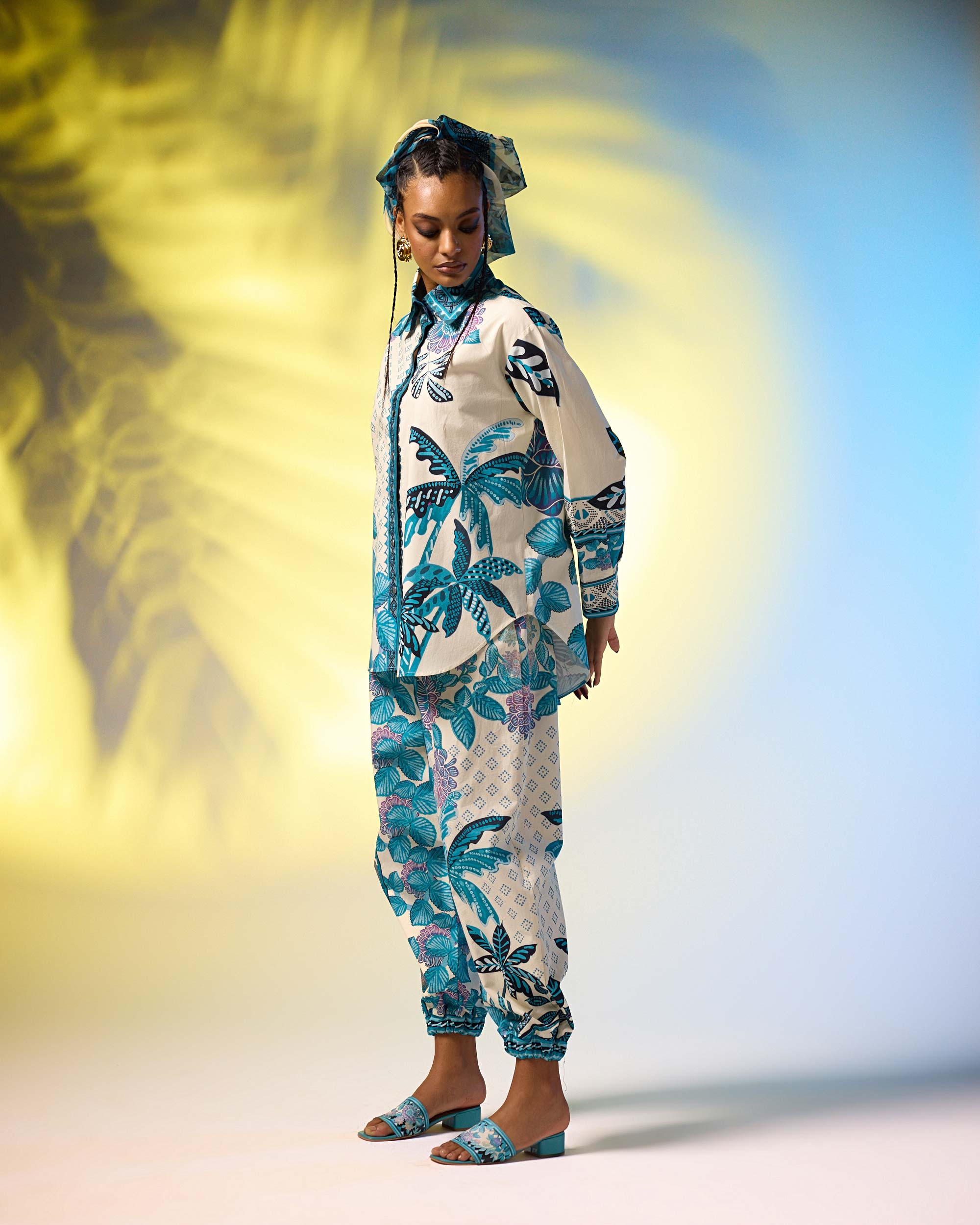 Jamaica : Ferhana - Ivory/Blue