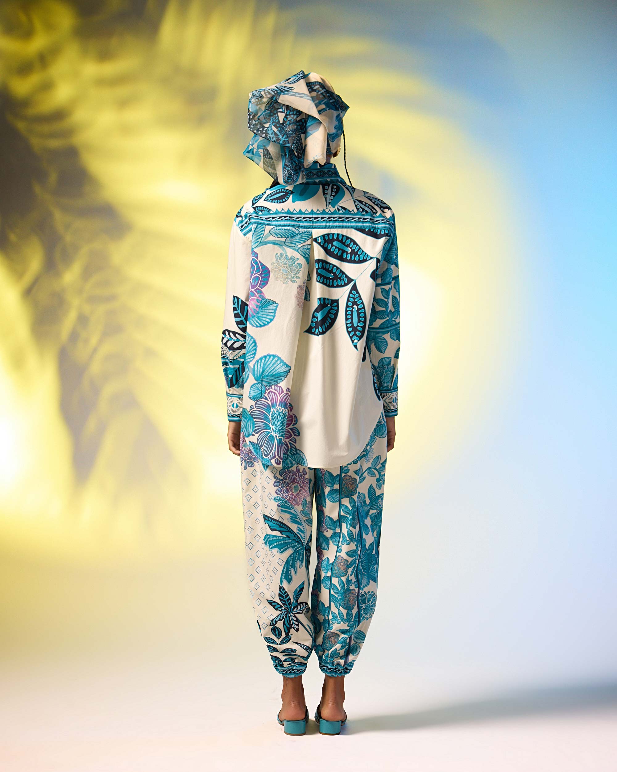 Jamaica : Ferhana - Ivory/Blue