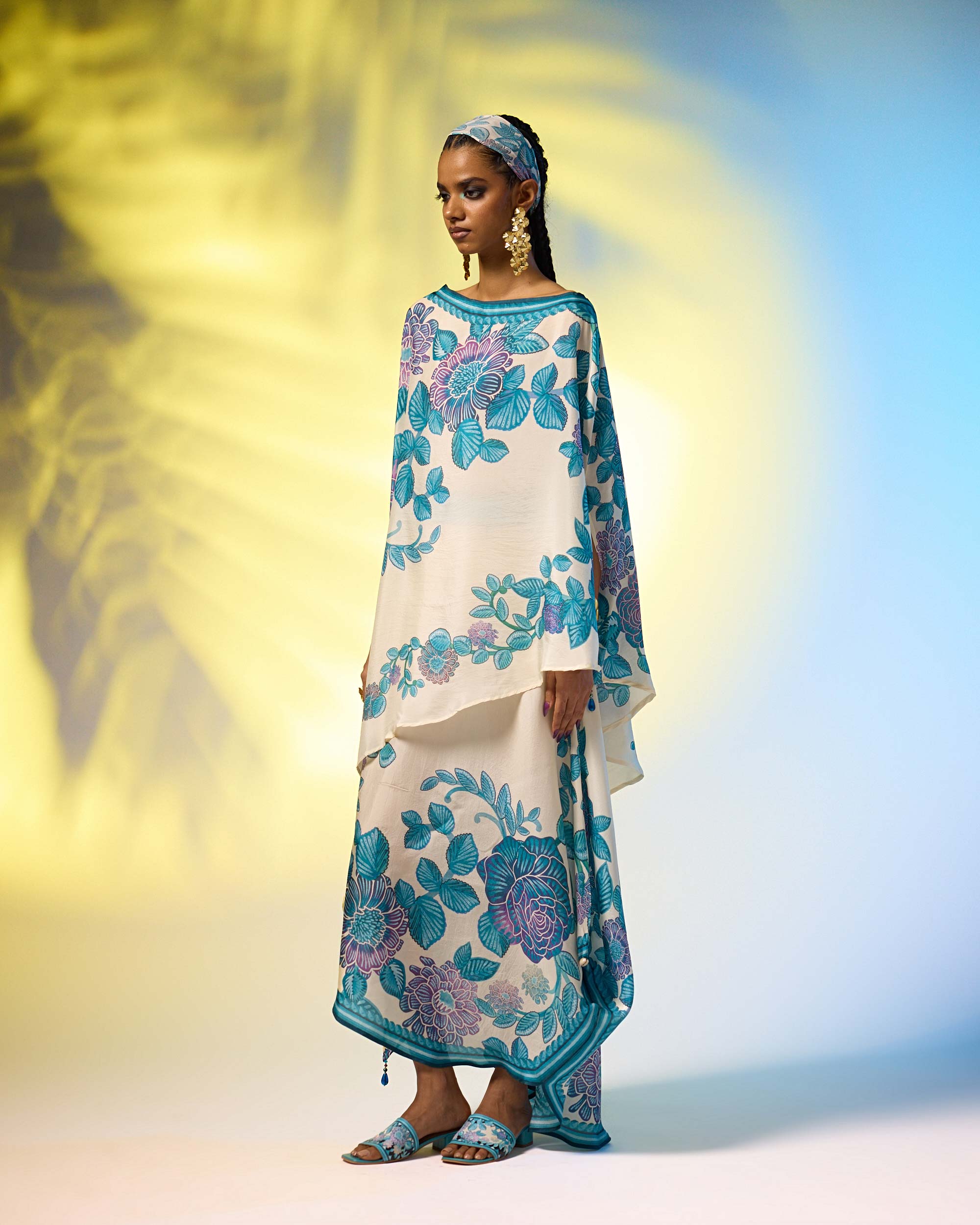 Jamaica : Kamini - Ivory/Blue