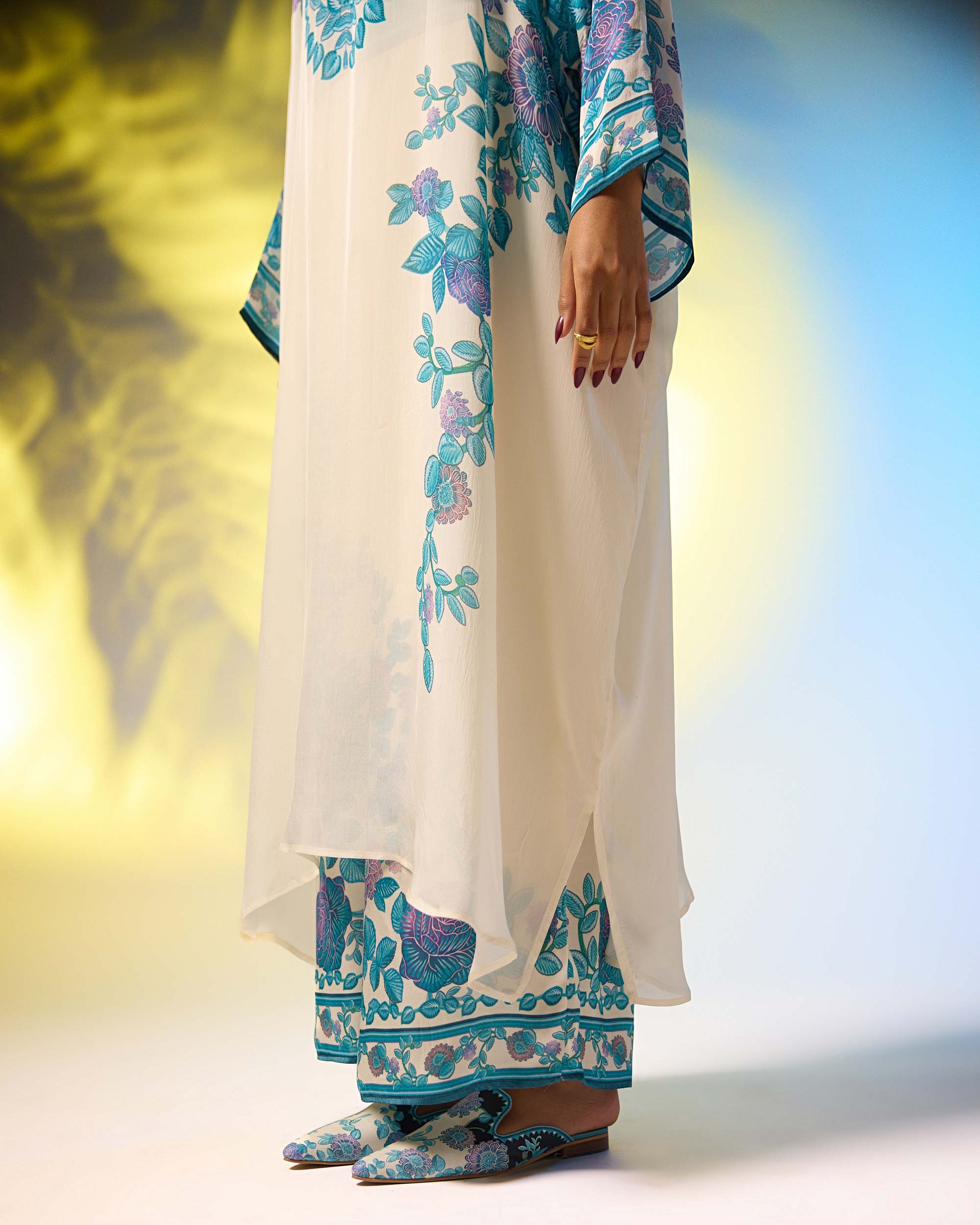 Jamaica : Vienna - Ivory/Blue