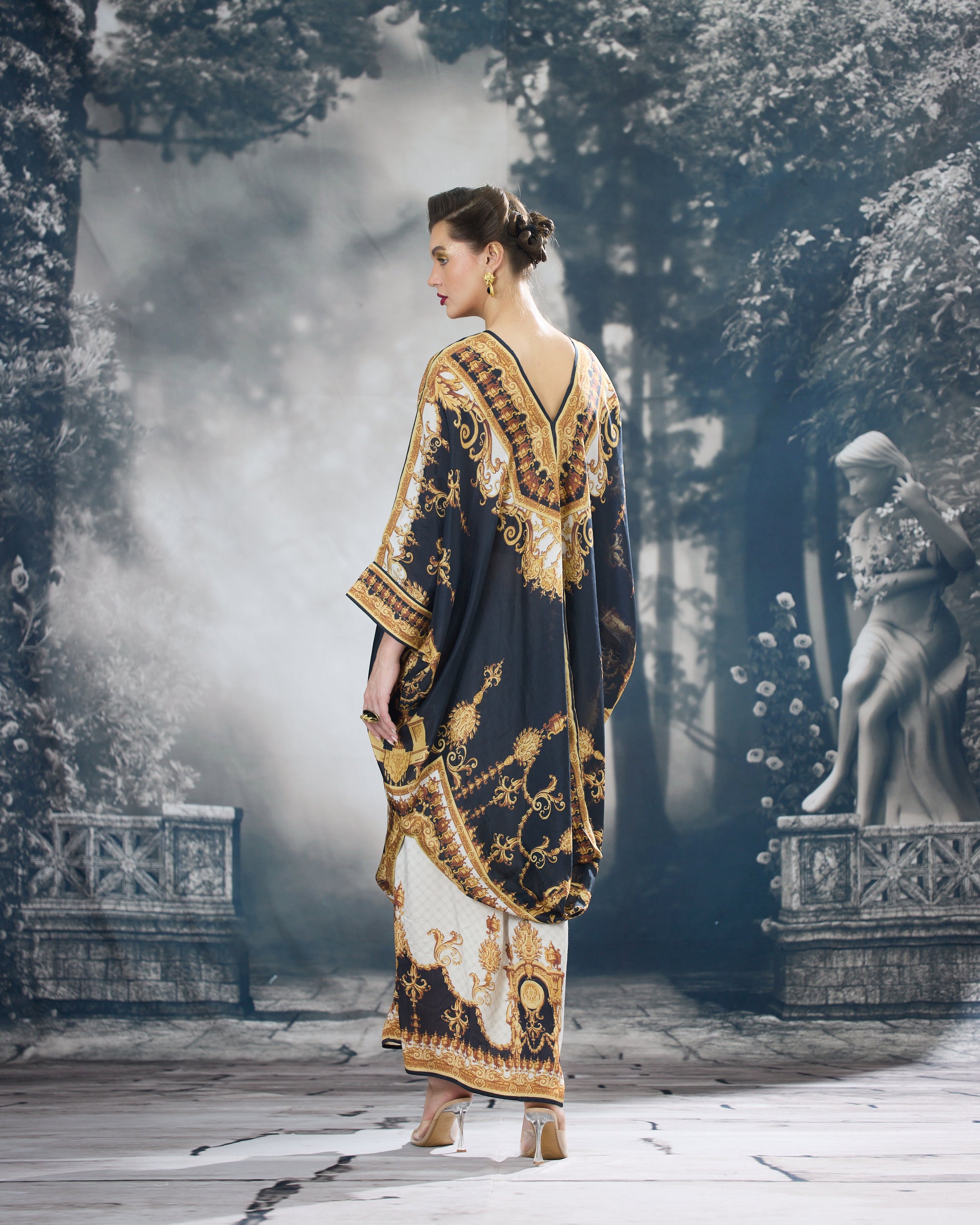 Rome : Dalilah/Surilee - Black/Gold