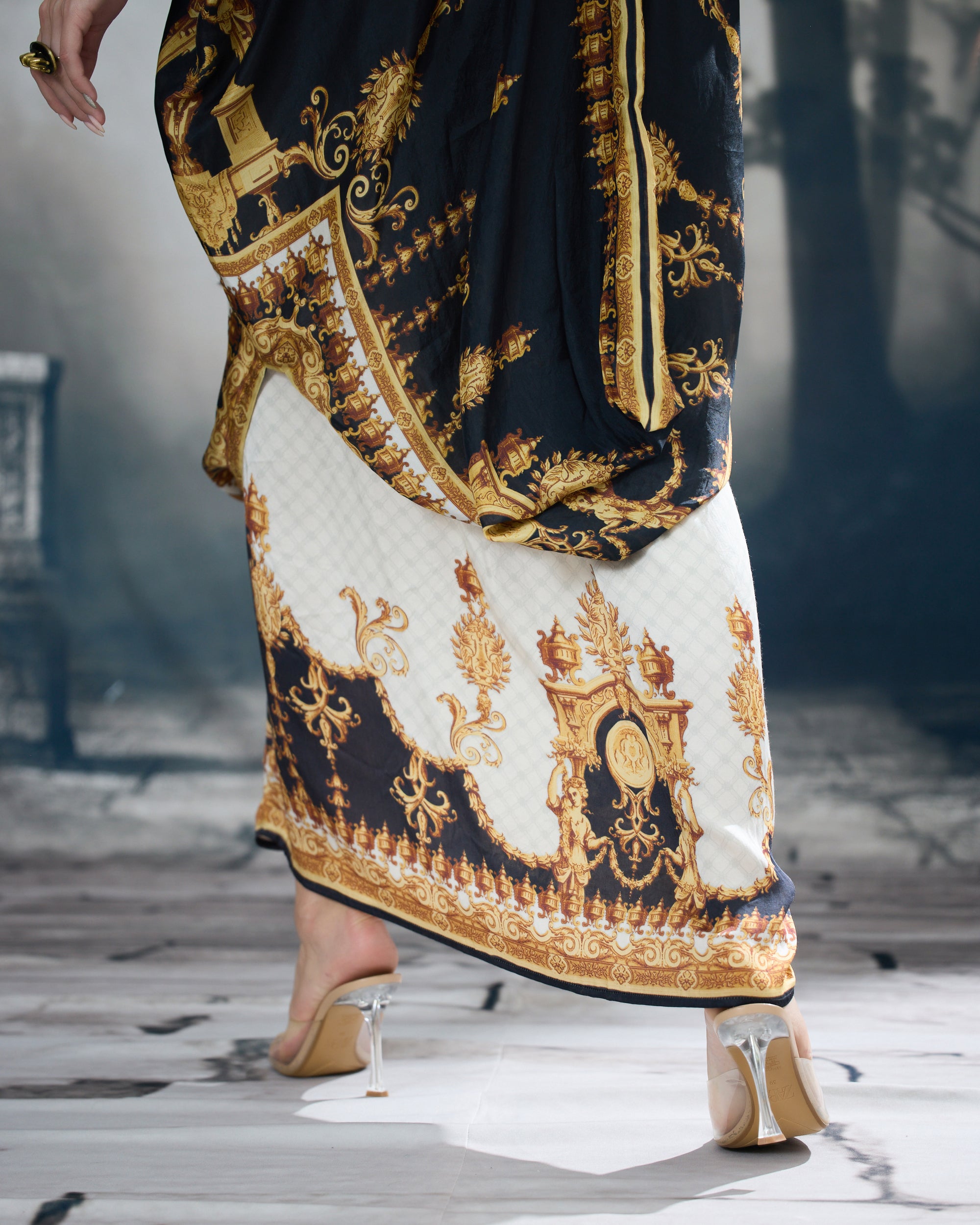 Rome : Dalilah/Surilee - Black/Gold