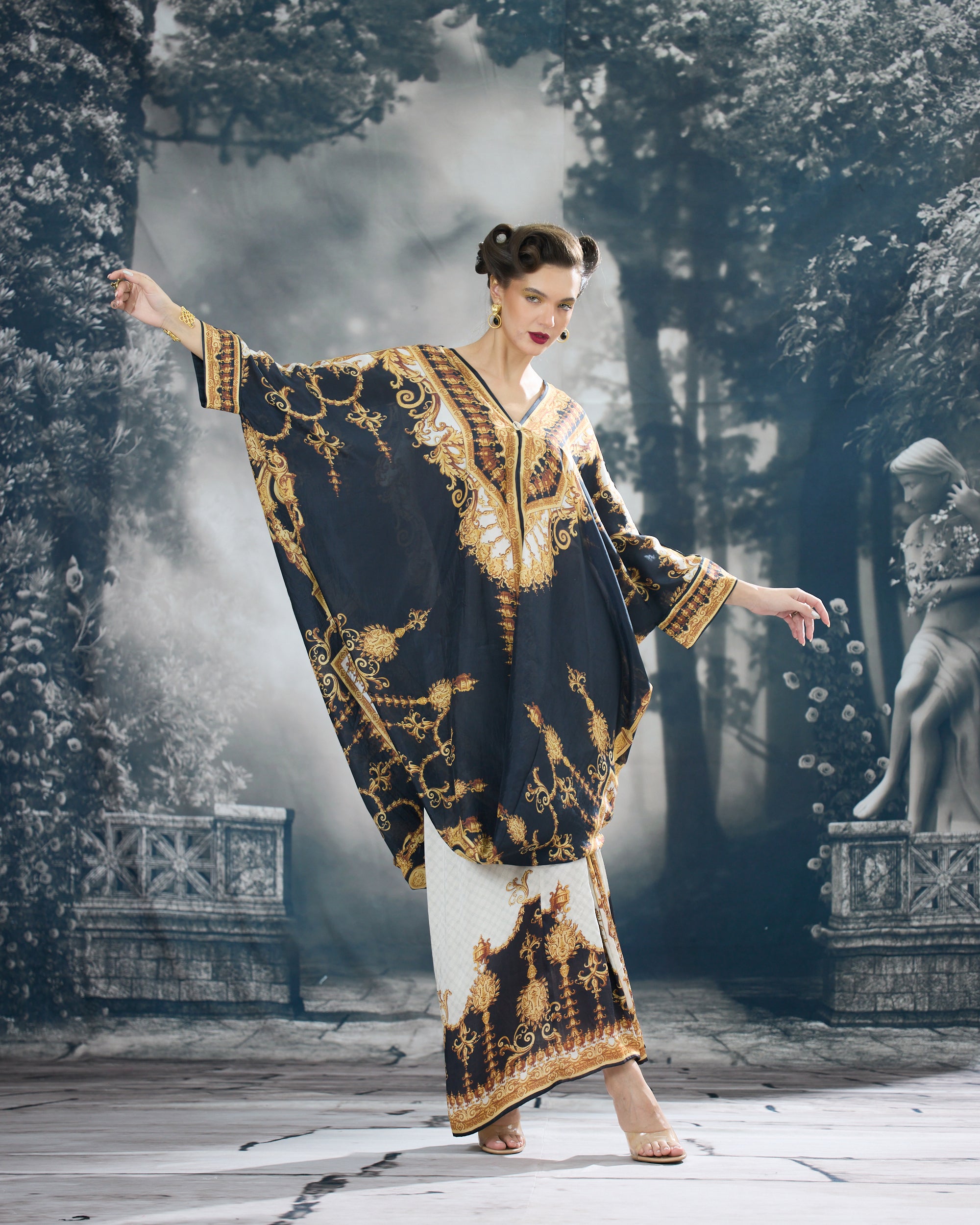 Rome : Dalilah/Surilee - Black/Gold