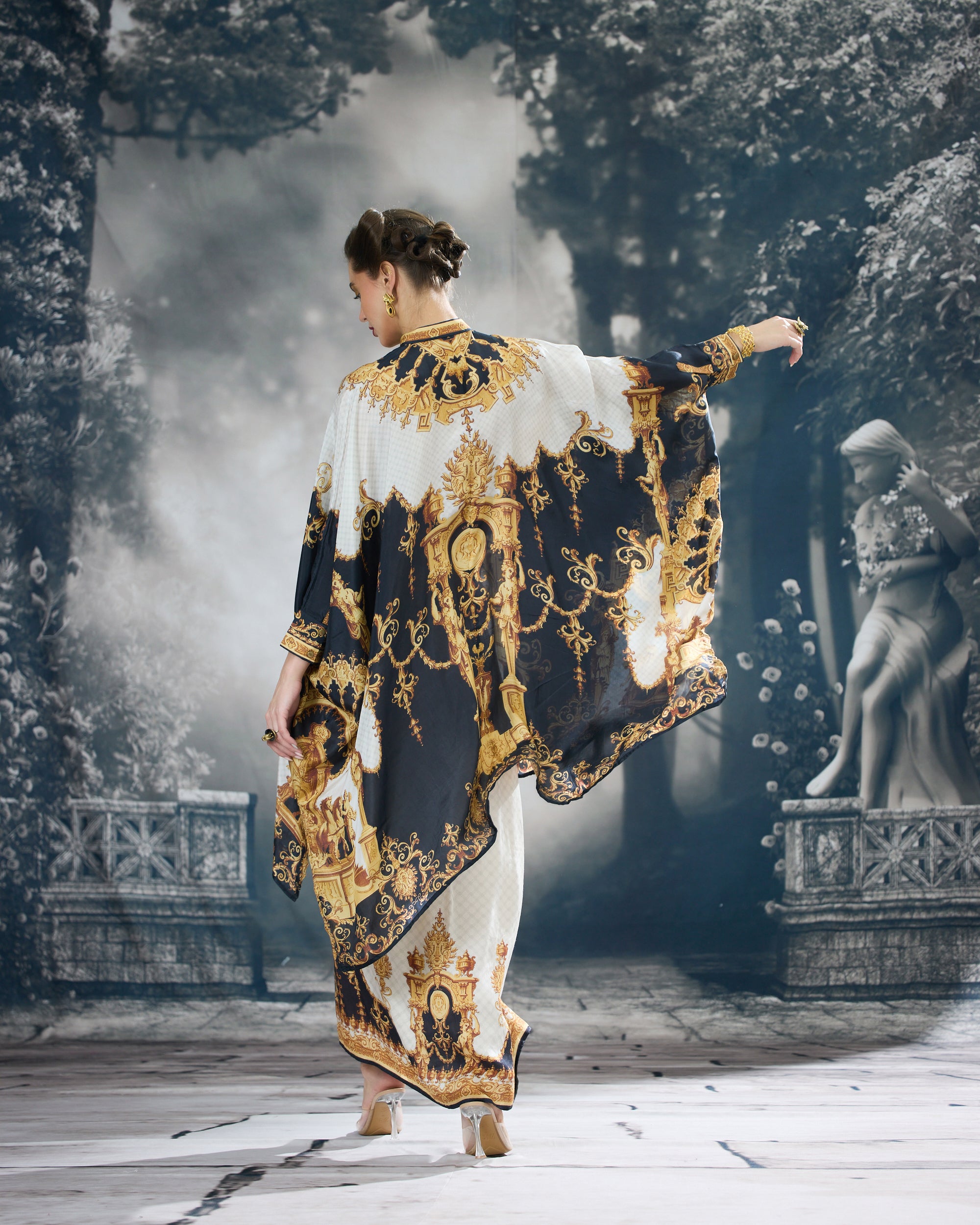 Rome : Dakota/Surilee - Black/Gold