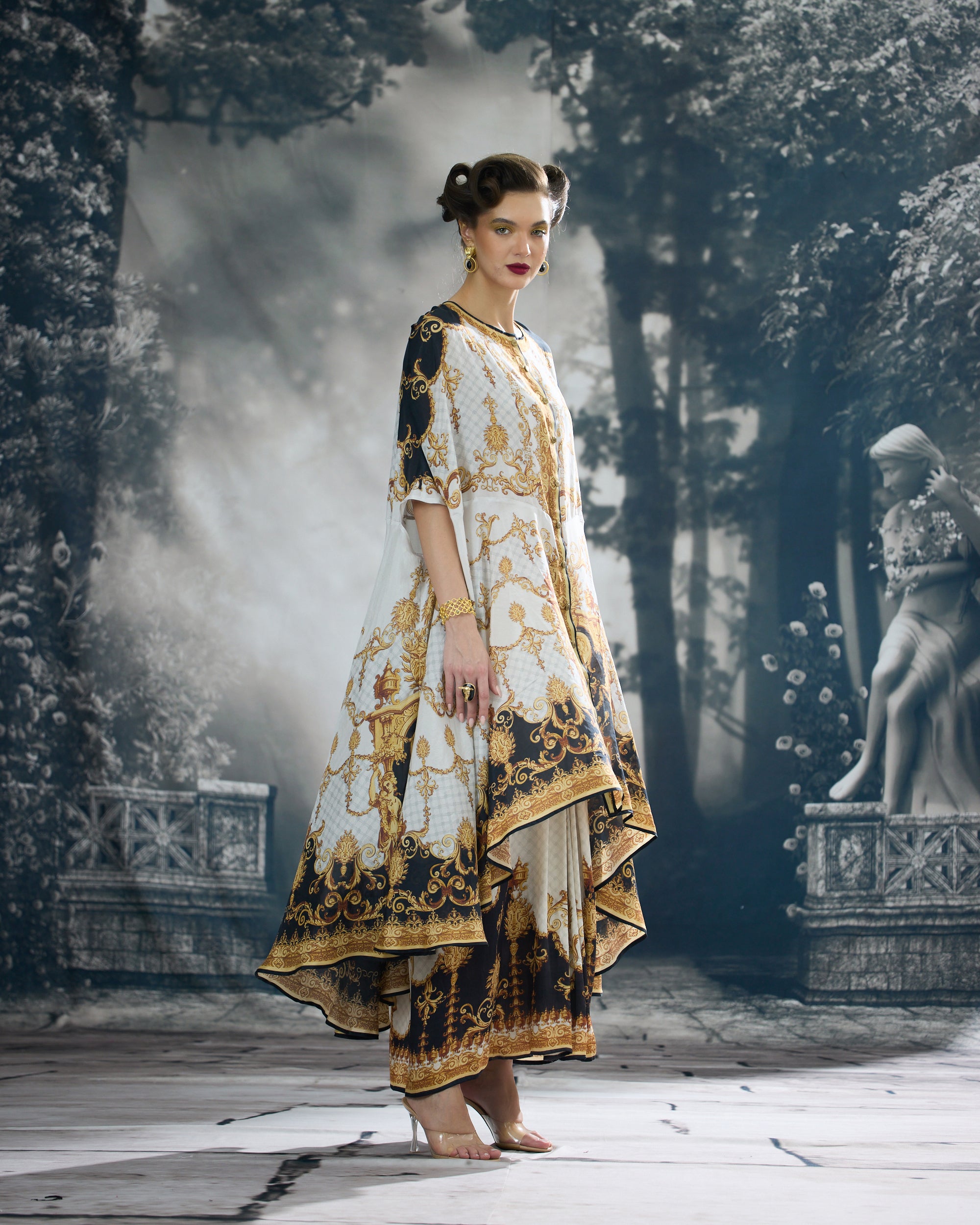 Rome : Caprice/Surilee - Black/Gold