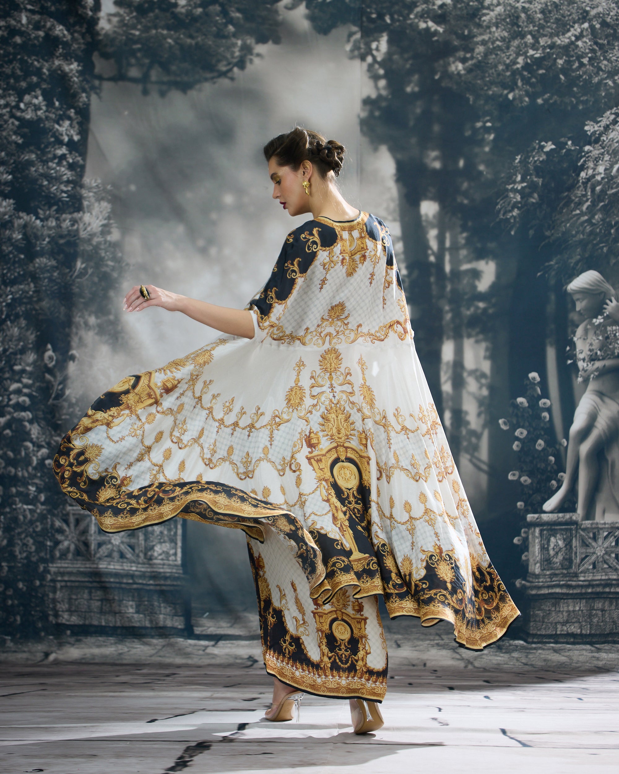 Rome : Caprice/Surilee - Black/Gold