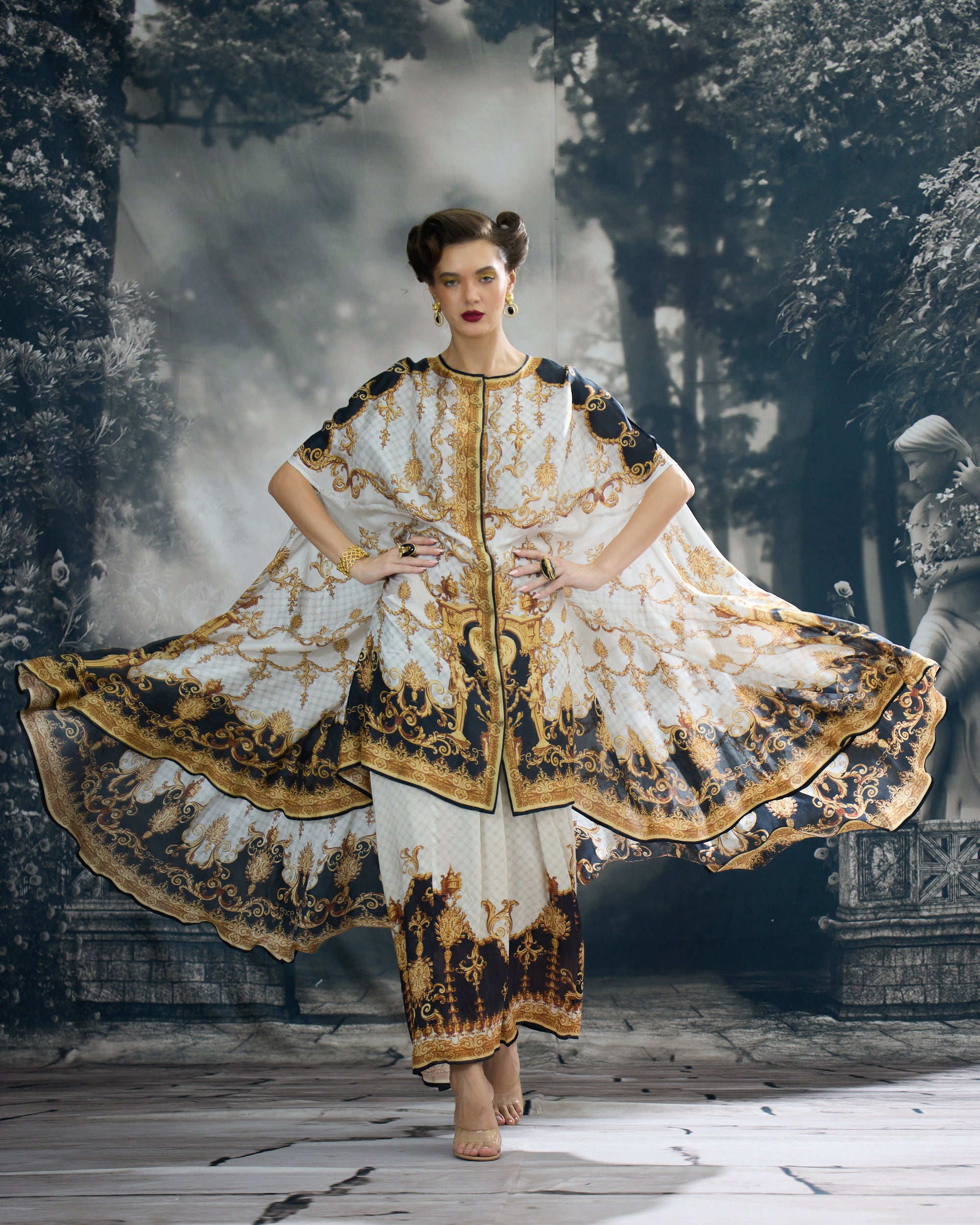 Rome : Caprice/Surilee - Black/Gold