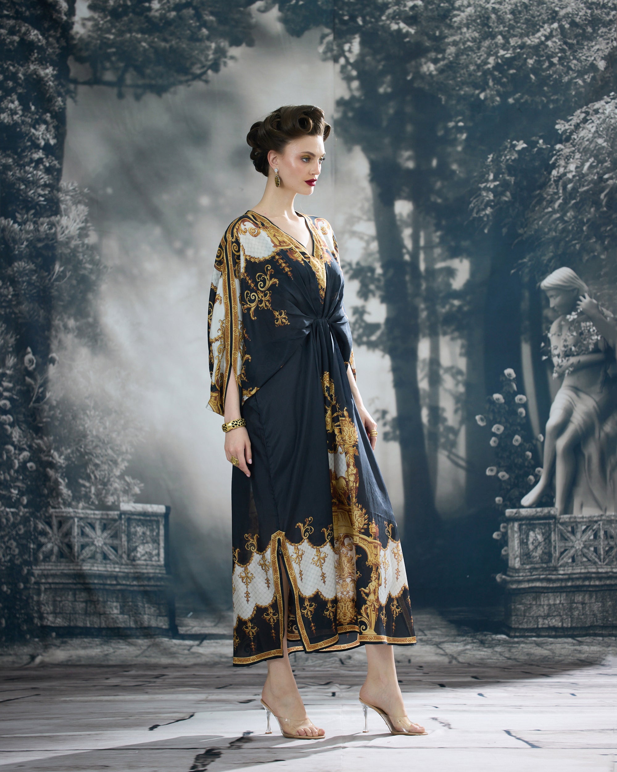 Rome : Rasika - Black/Gold