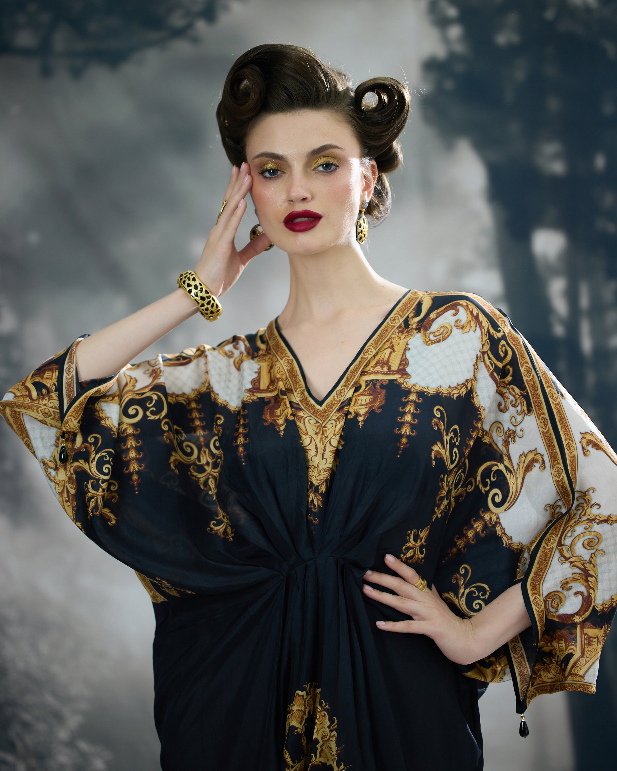 Rome : Rasika - Black/Gold
