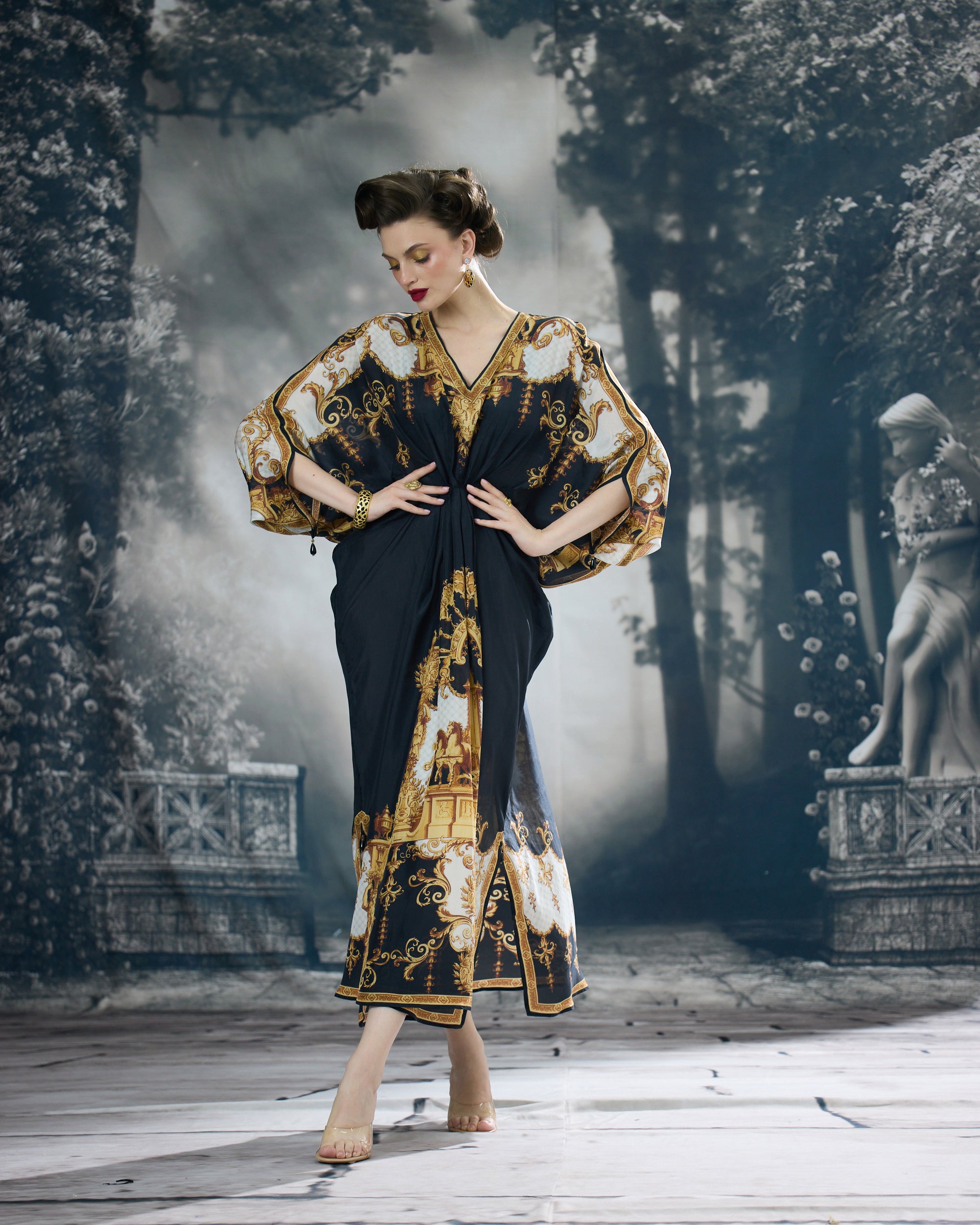 Rome : Rasika - Black/Gold