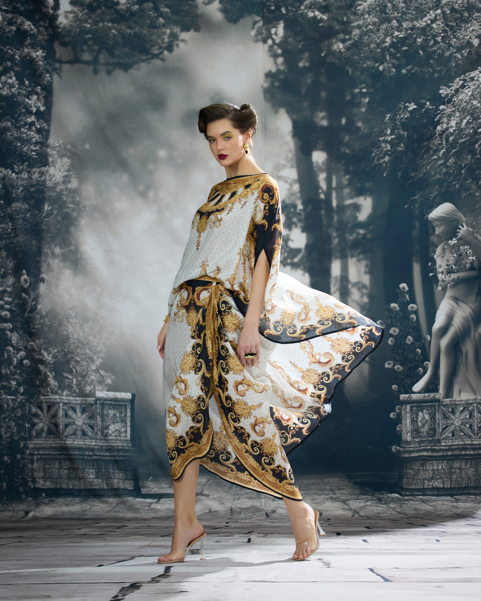Rome : Kamini - Black/Gold
