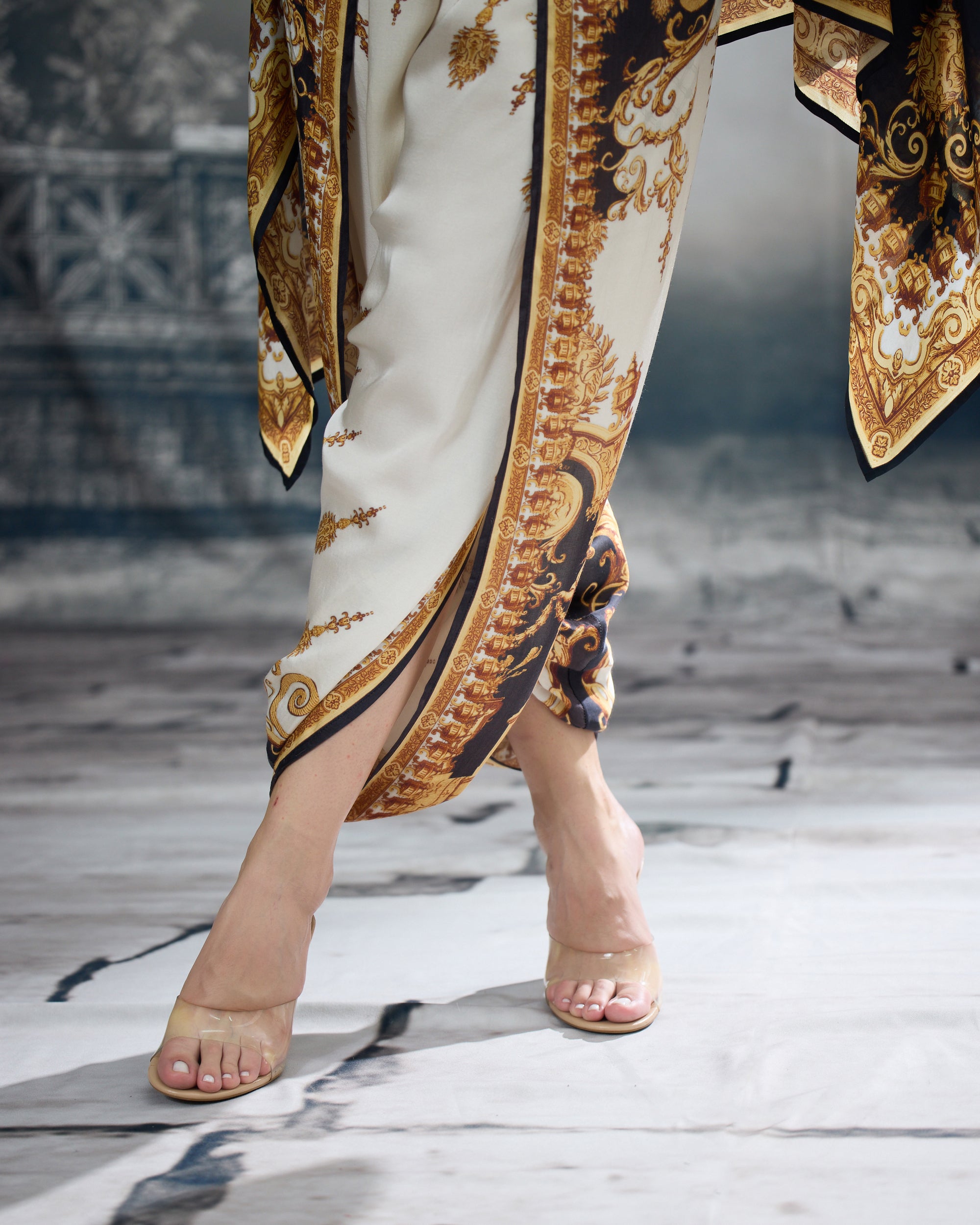 Rome : Chloe - Black/Gold