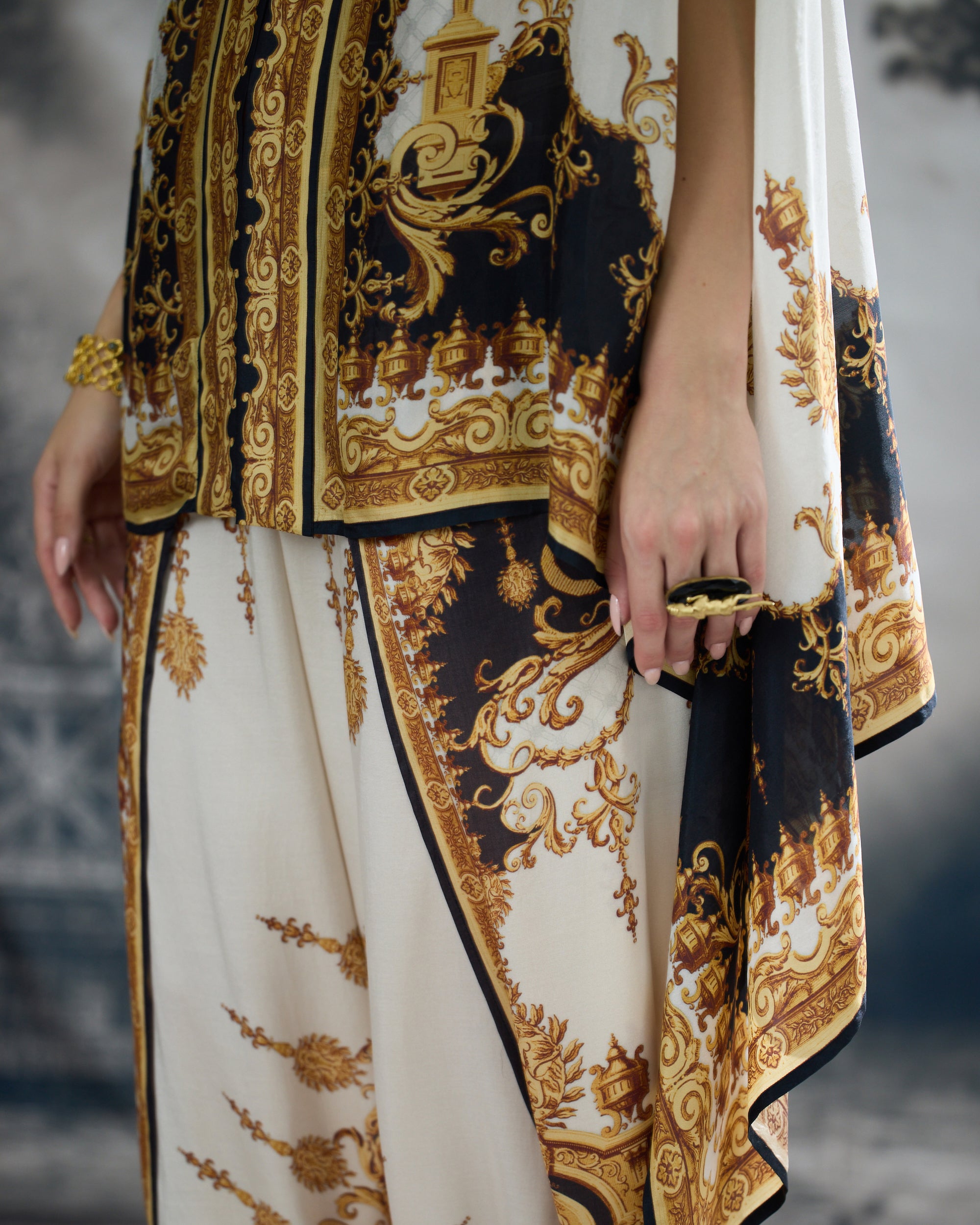 Rome : Chloe - Black/Gold