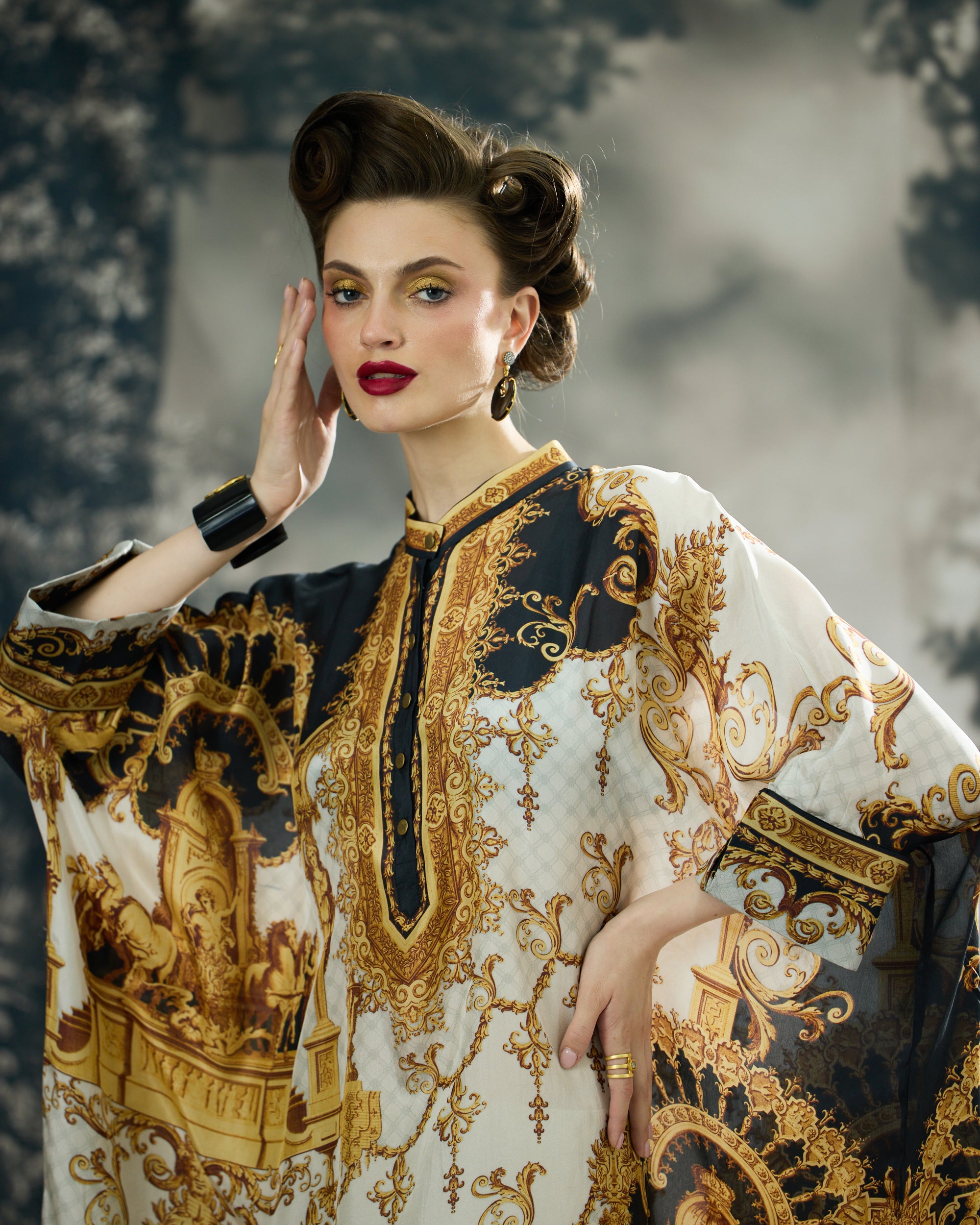 Rome : Chanel 36" - Black/Gold
