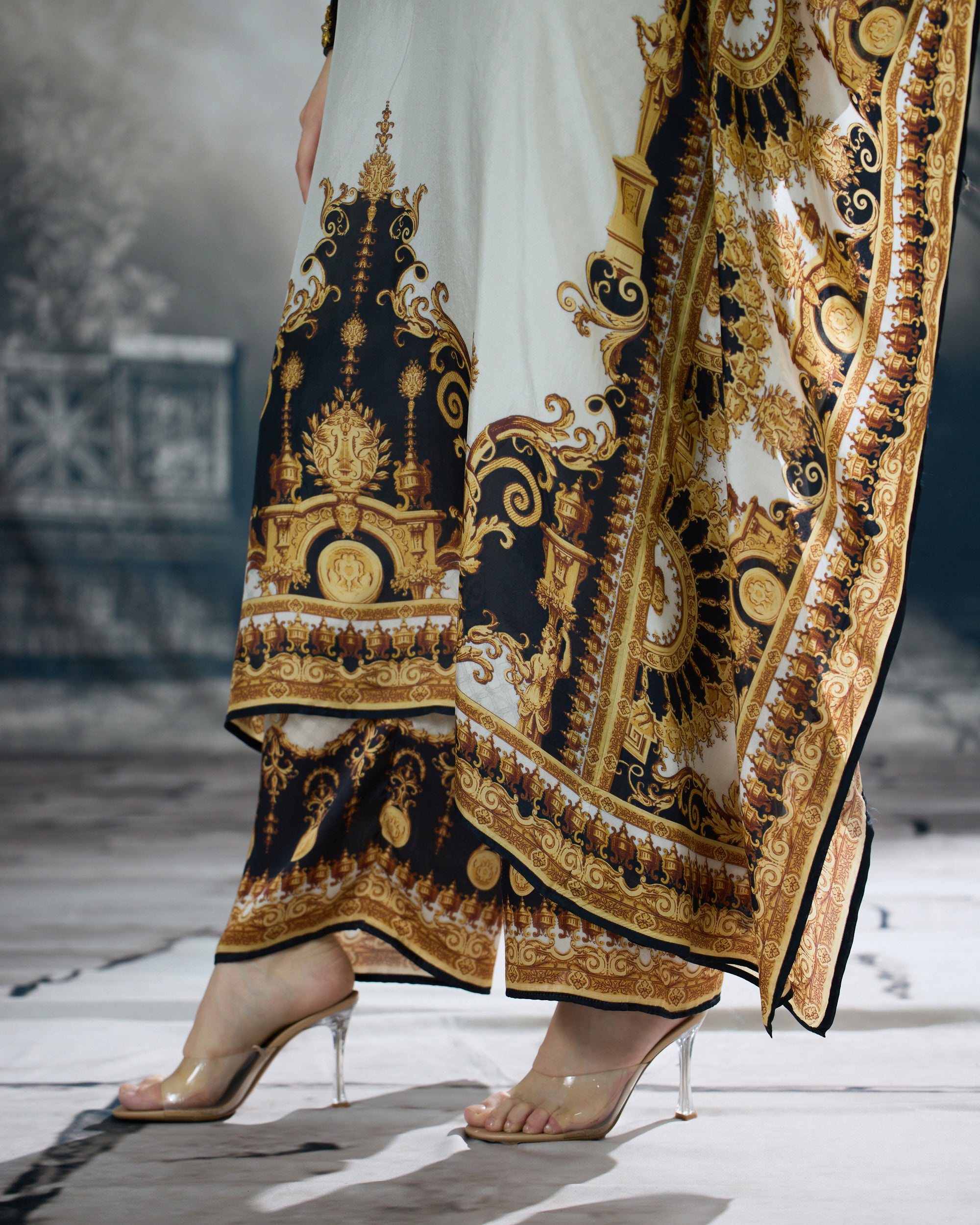 Rome : Sharifa - Black/Gold