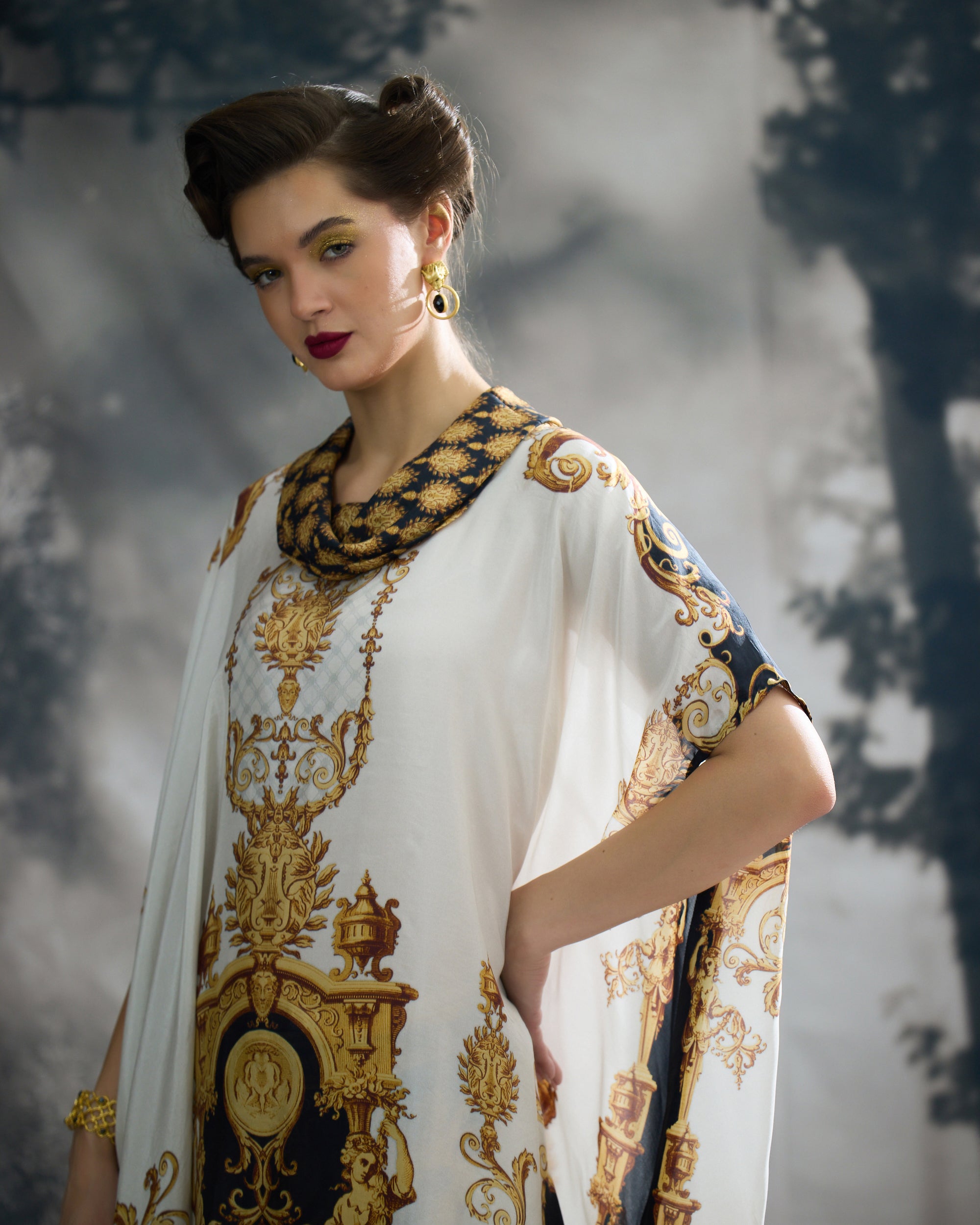 Rome : Lavanya/Sonth - Black/Gold
