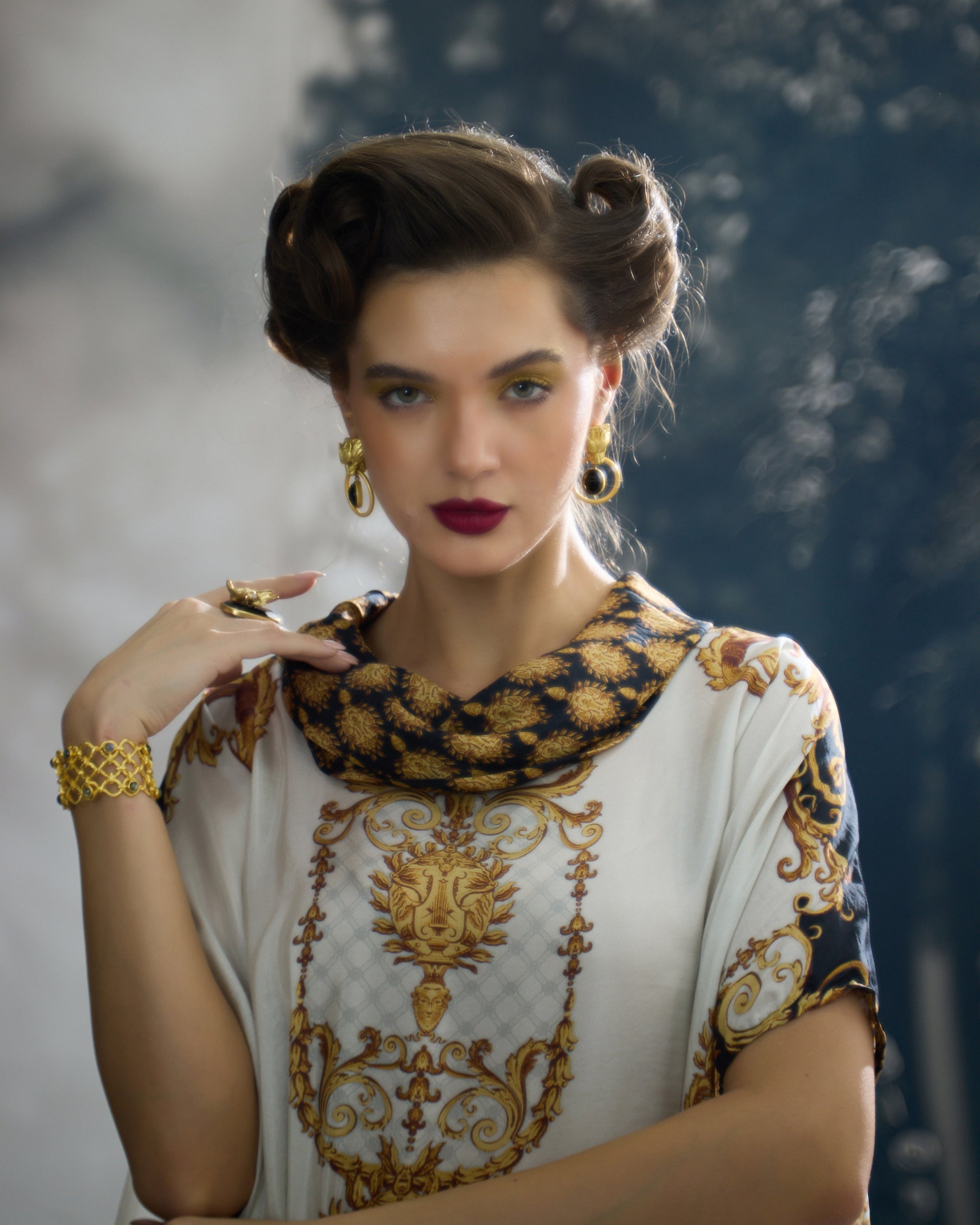 Rome : Lavanya/Sonth - Black/Gold