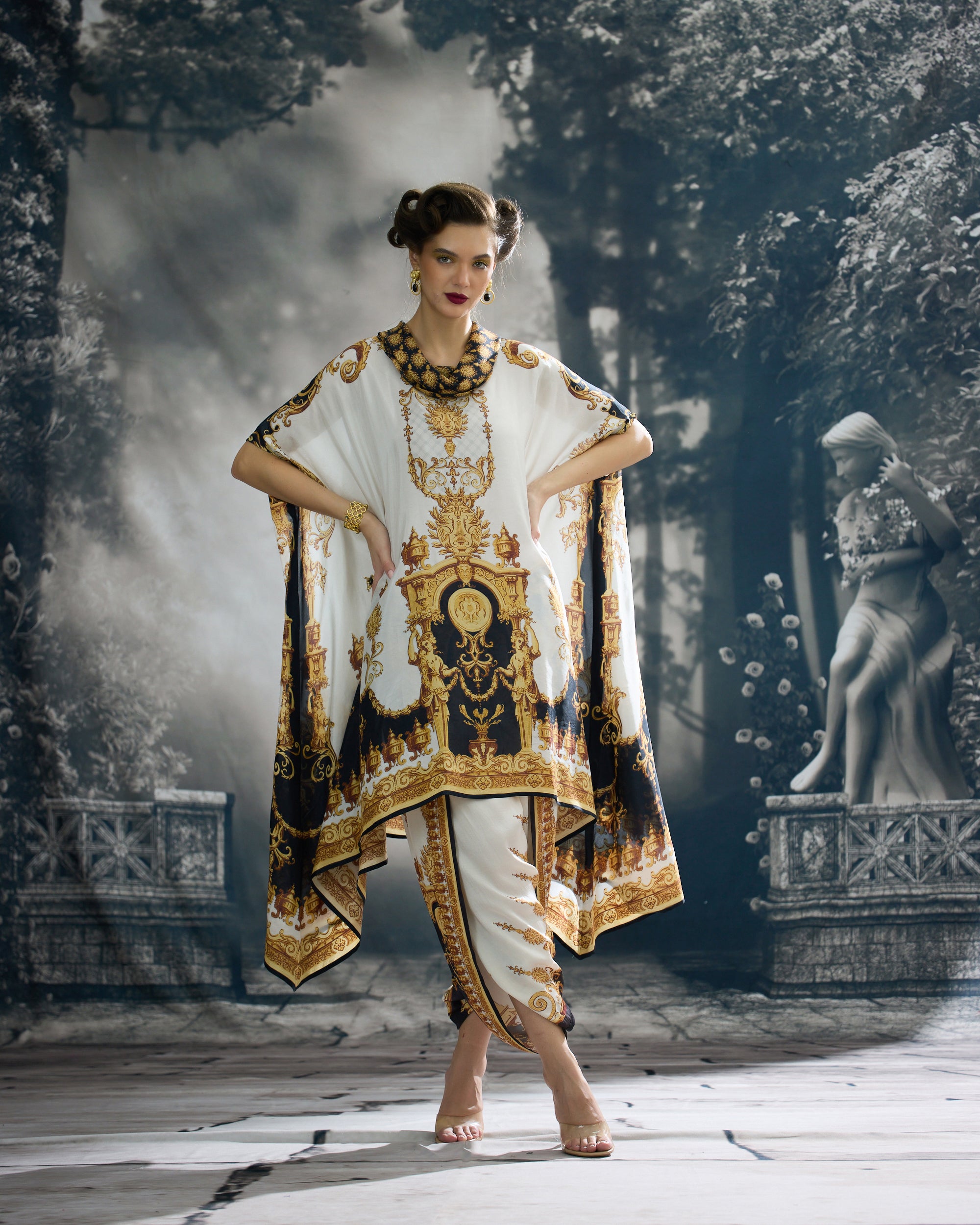 Rome : Lavanya/Sonth - Black/Gold