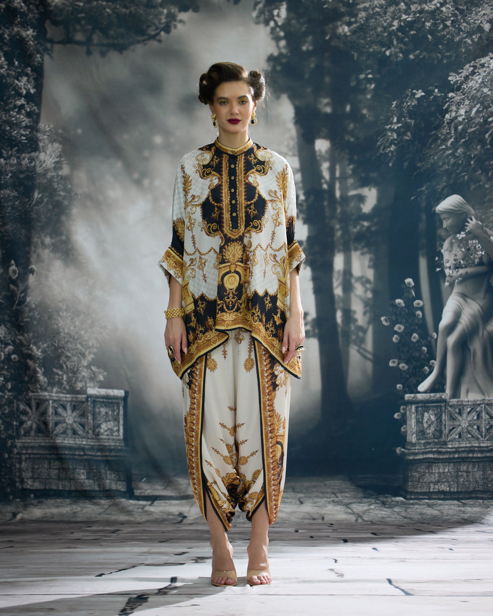 Rome : Chanel/Sonth - Black/Gold