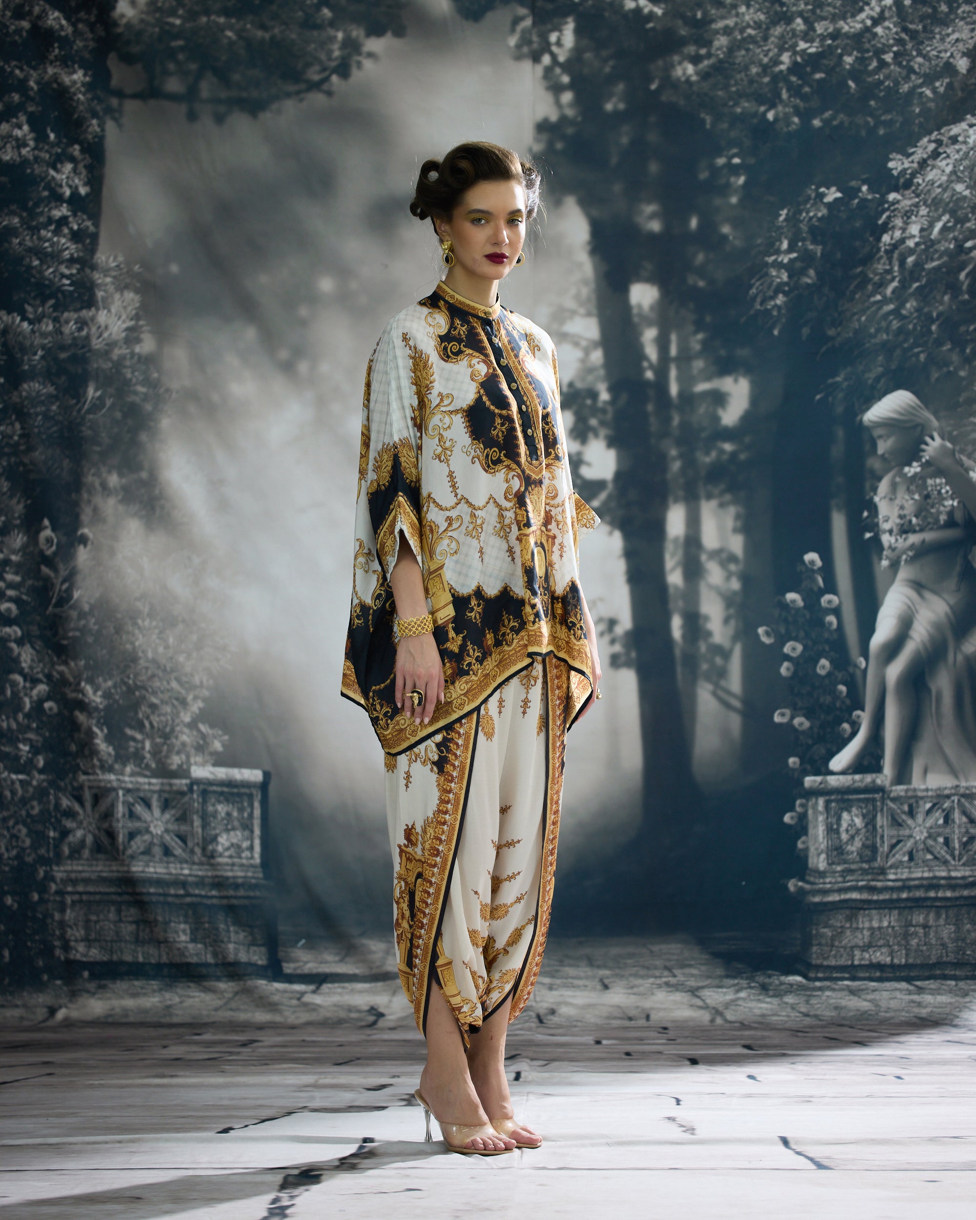 Rome : Chanel/Sonth - Black/Gold