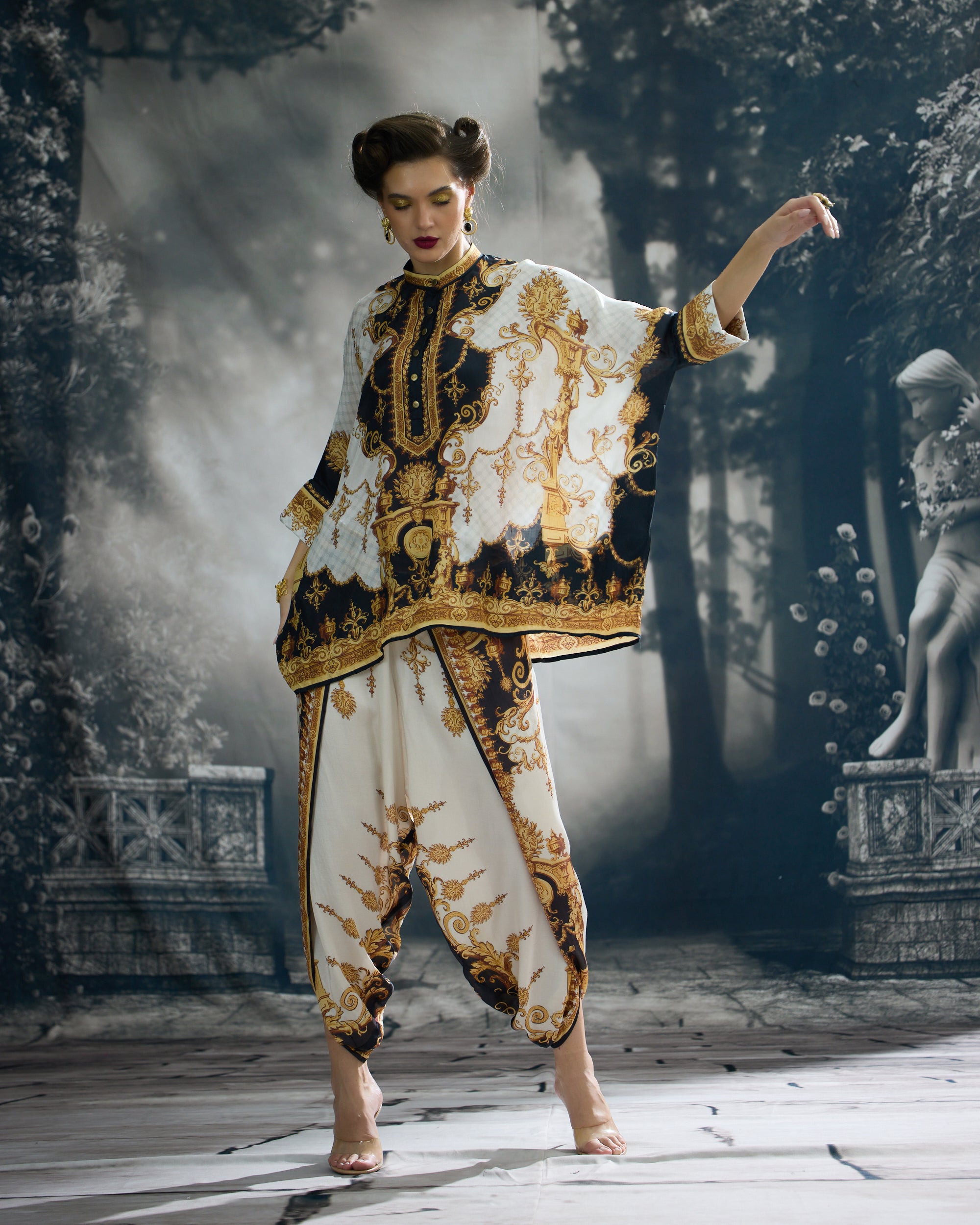Rome : Chanel/Sonth - Black/Gold