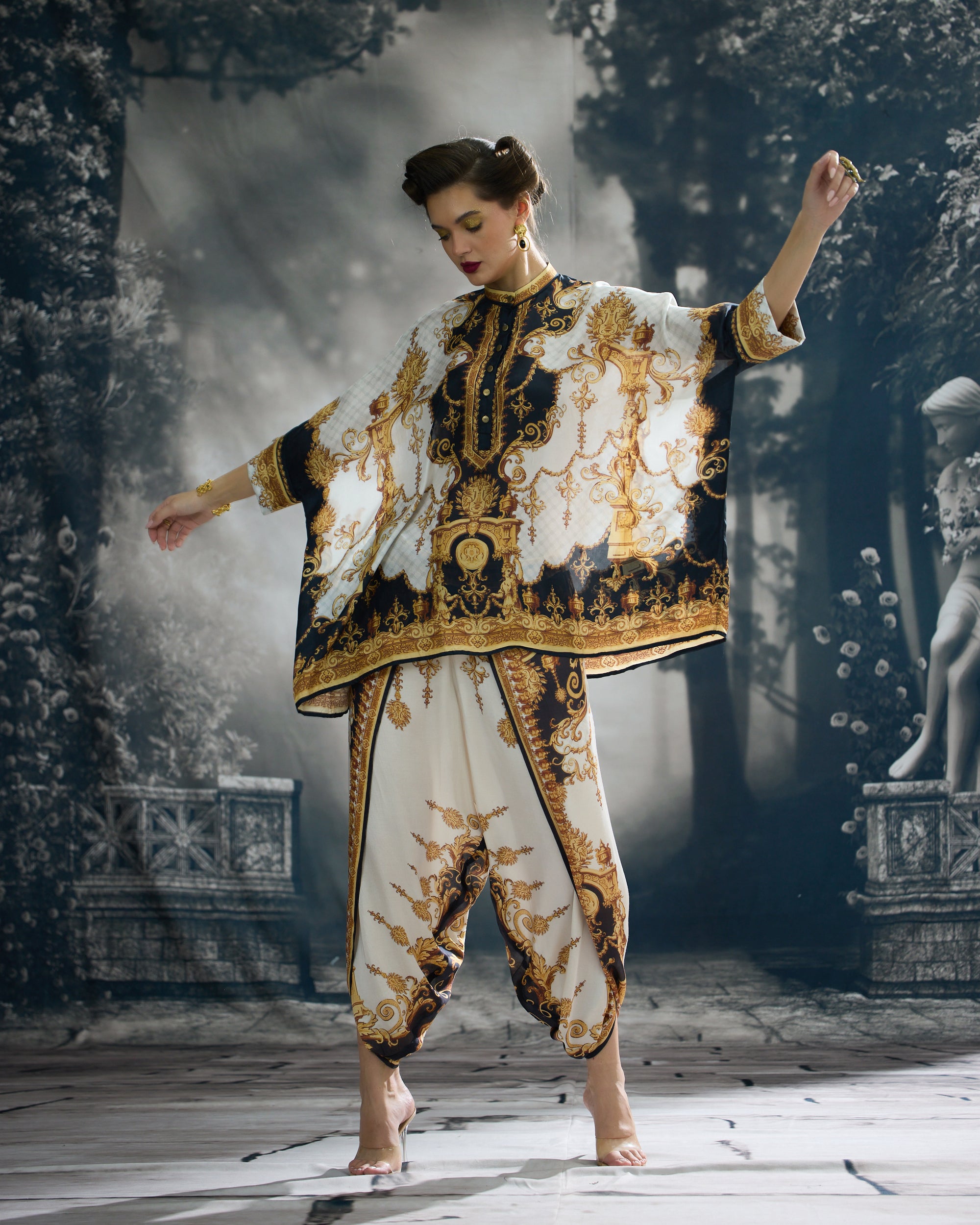 Rome : Chanel/Sonth - Black/Gold