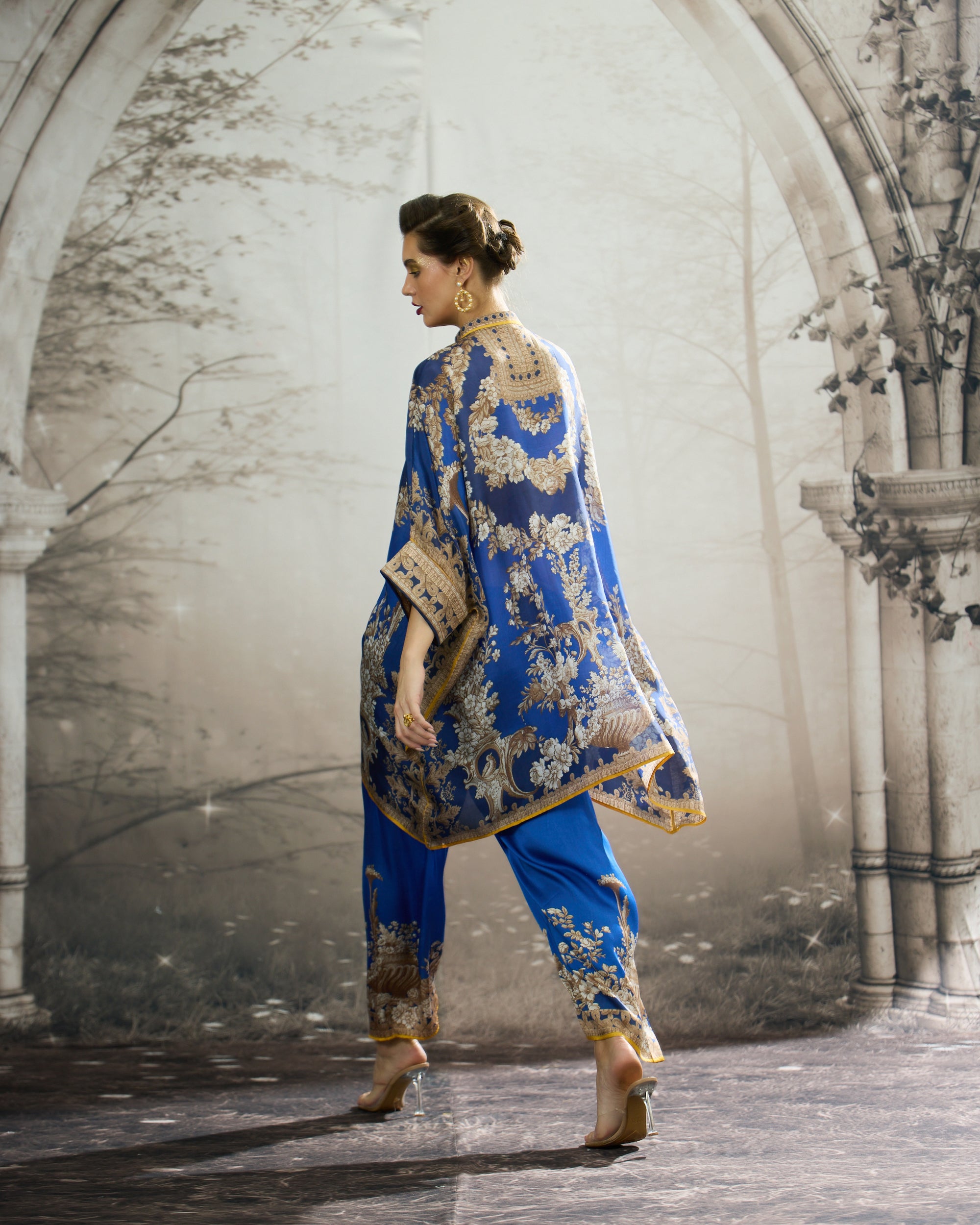 Rome : Chanel 36" - Blue