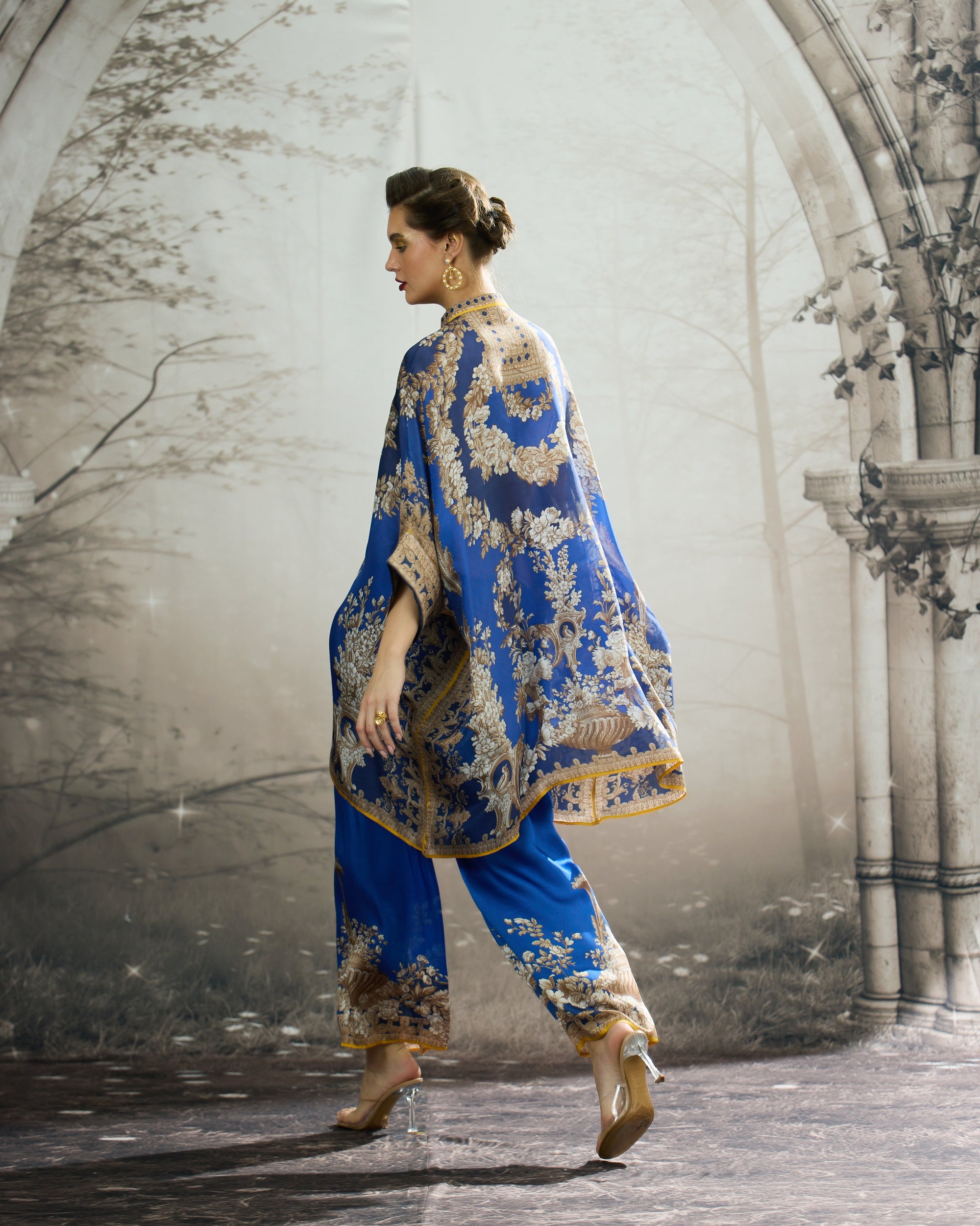 Rome : Chanel 36" - Blue