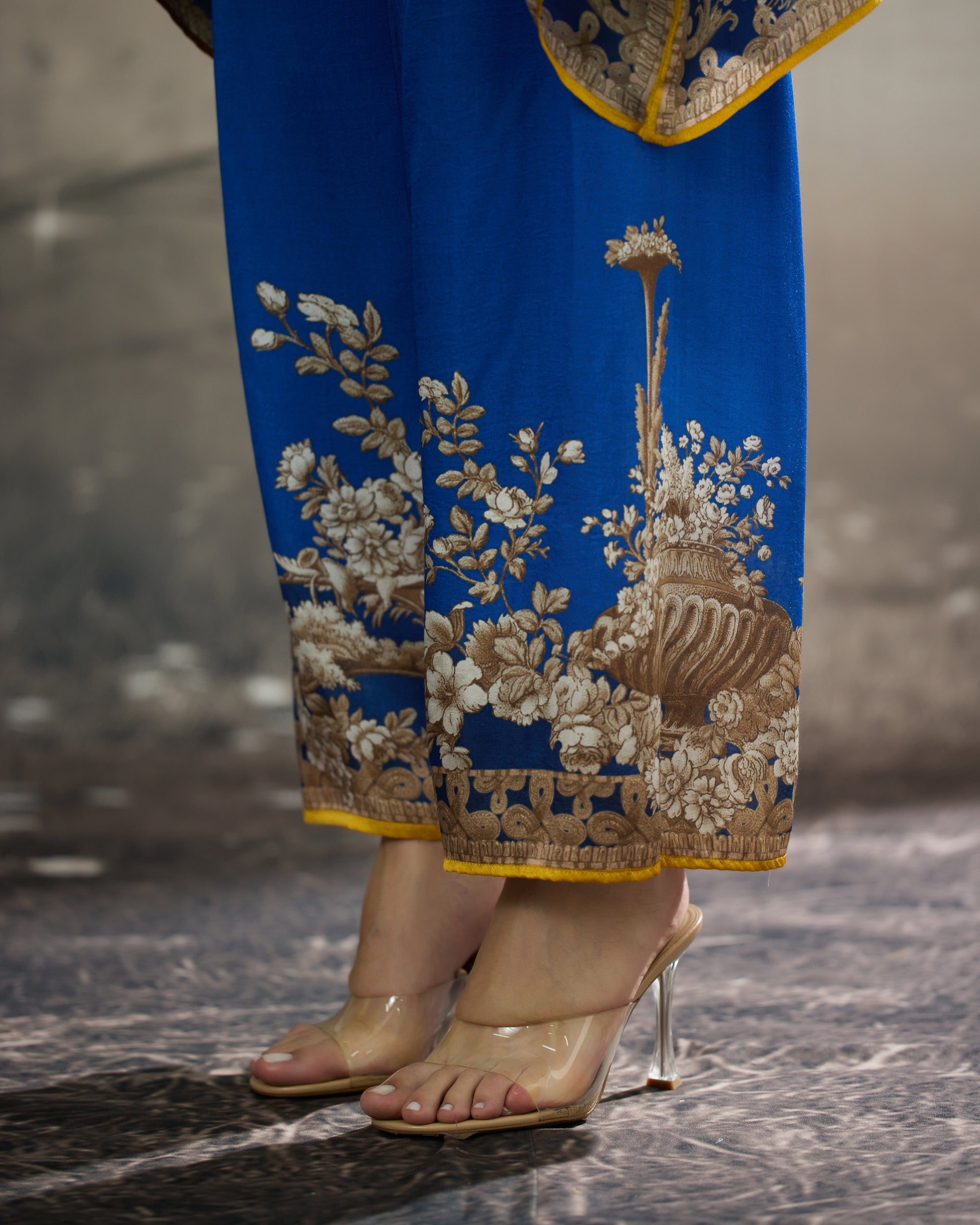 Rome : Chanel 36" - Blue