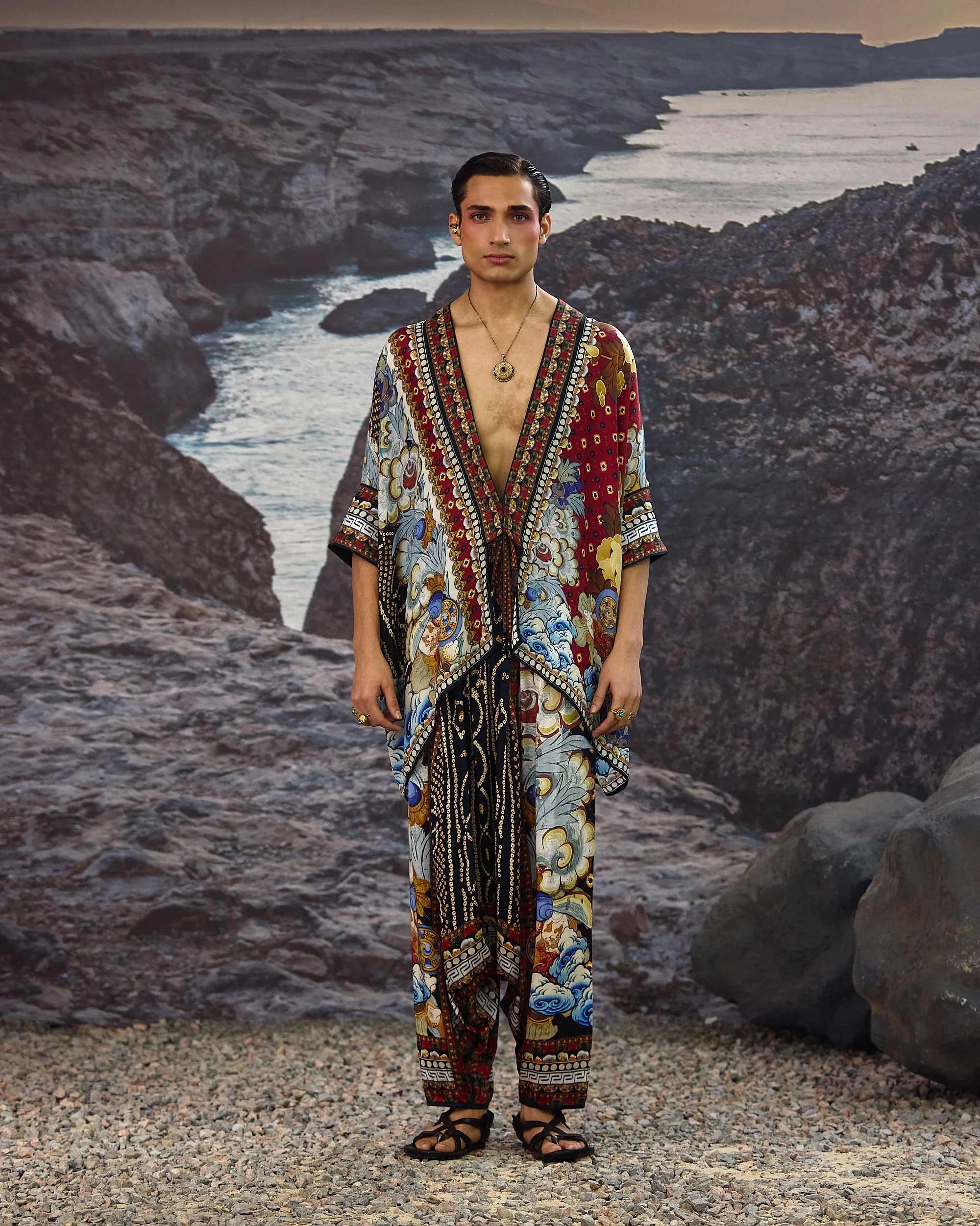 LADAKH : Kimono