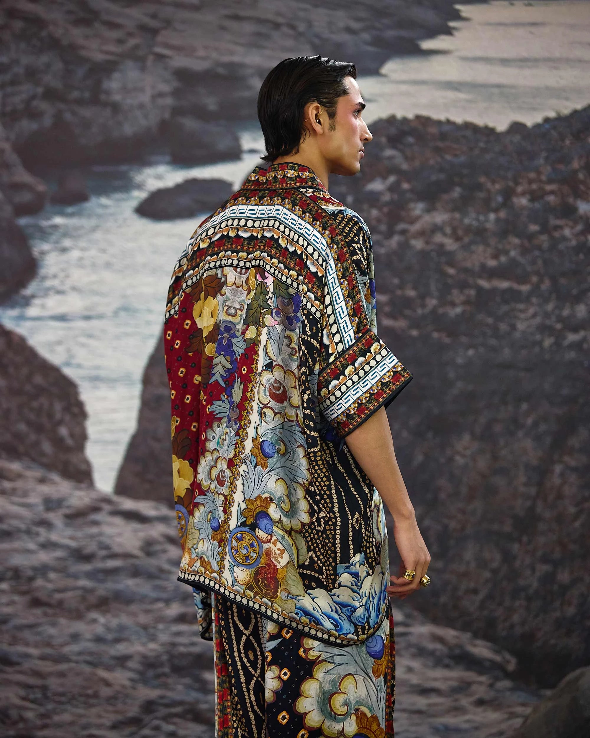 LADAKH : Kimono