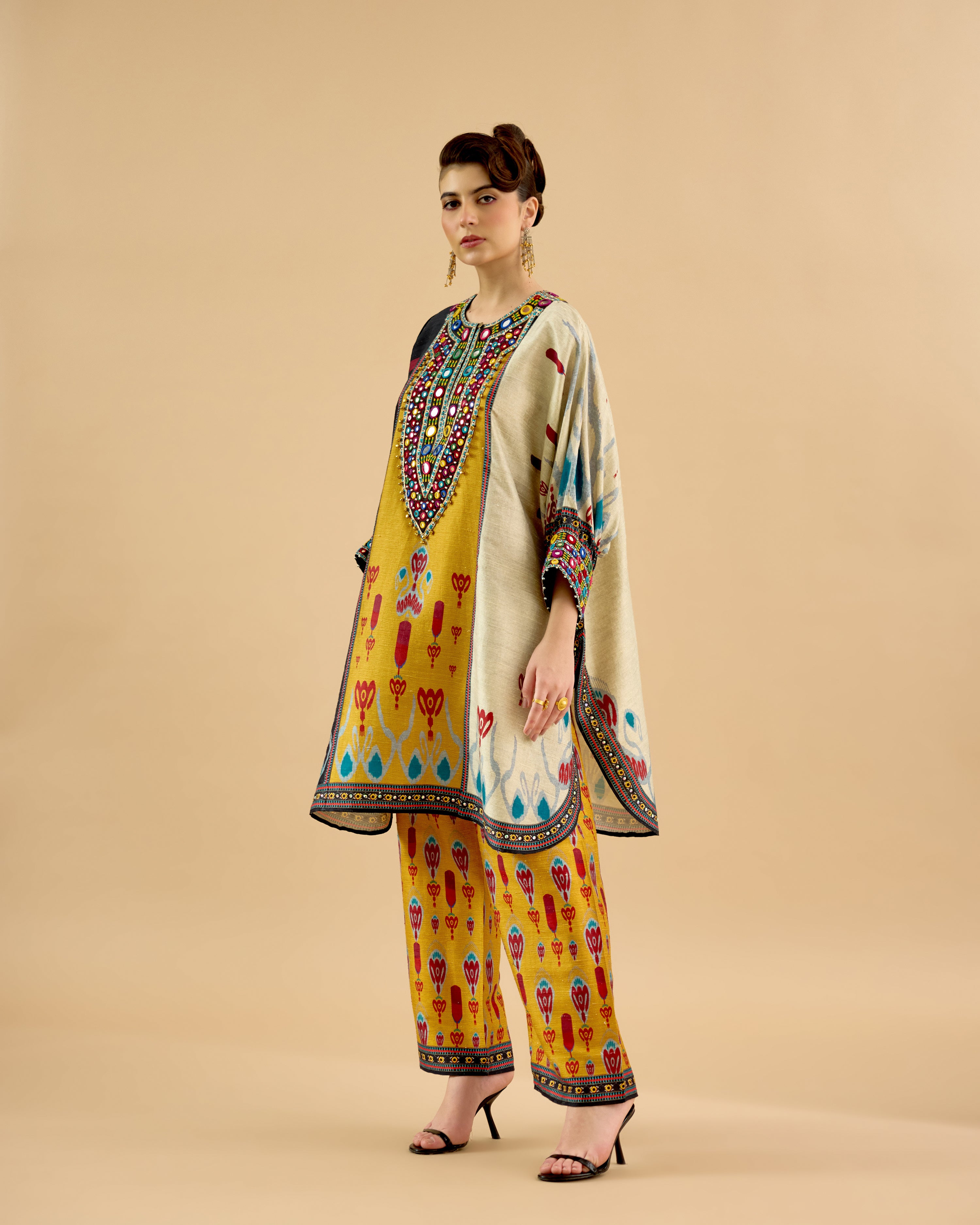 Tangier : Myra - Black/Eggshell