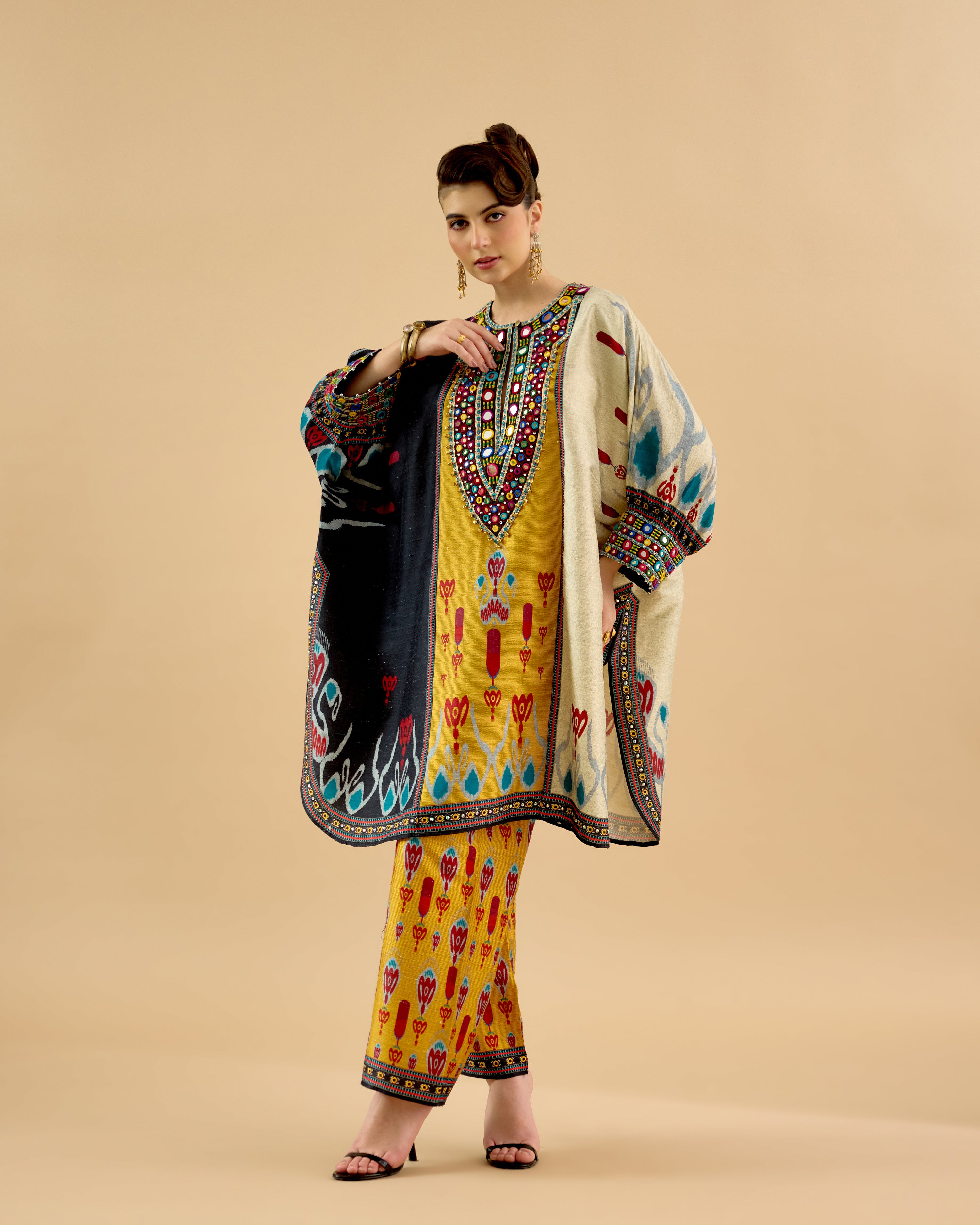 Tangier : Myra - Black/Eggshell