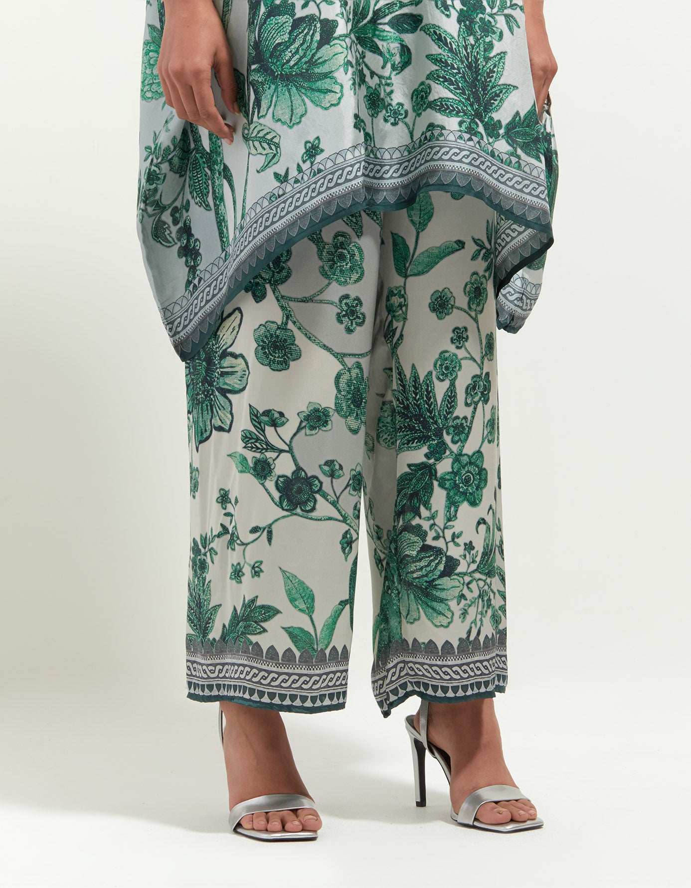 Florence : Chanel 36" - White/Emerald