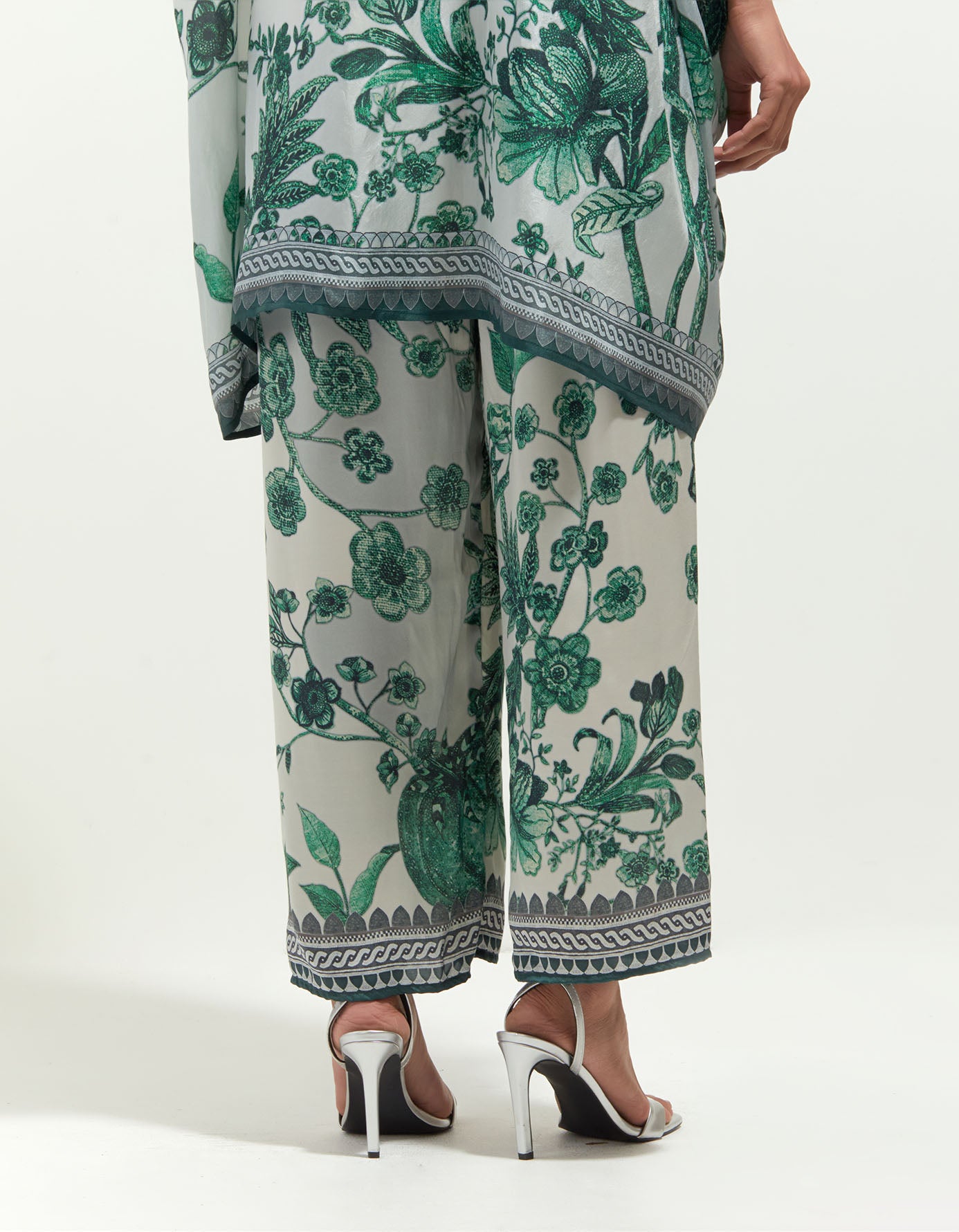 Florence : Chanel 36" - White/Emerald