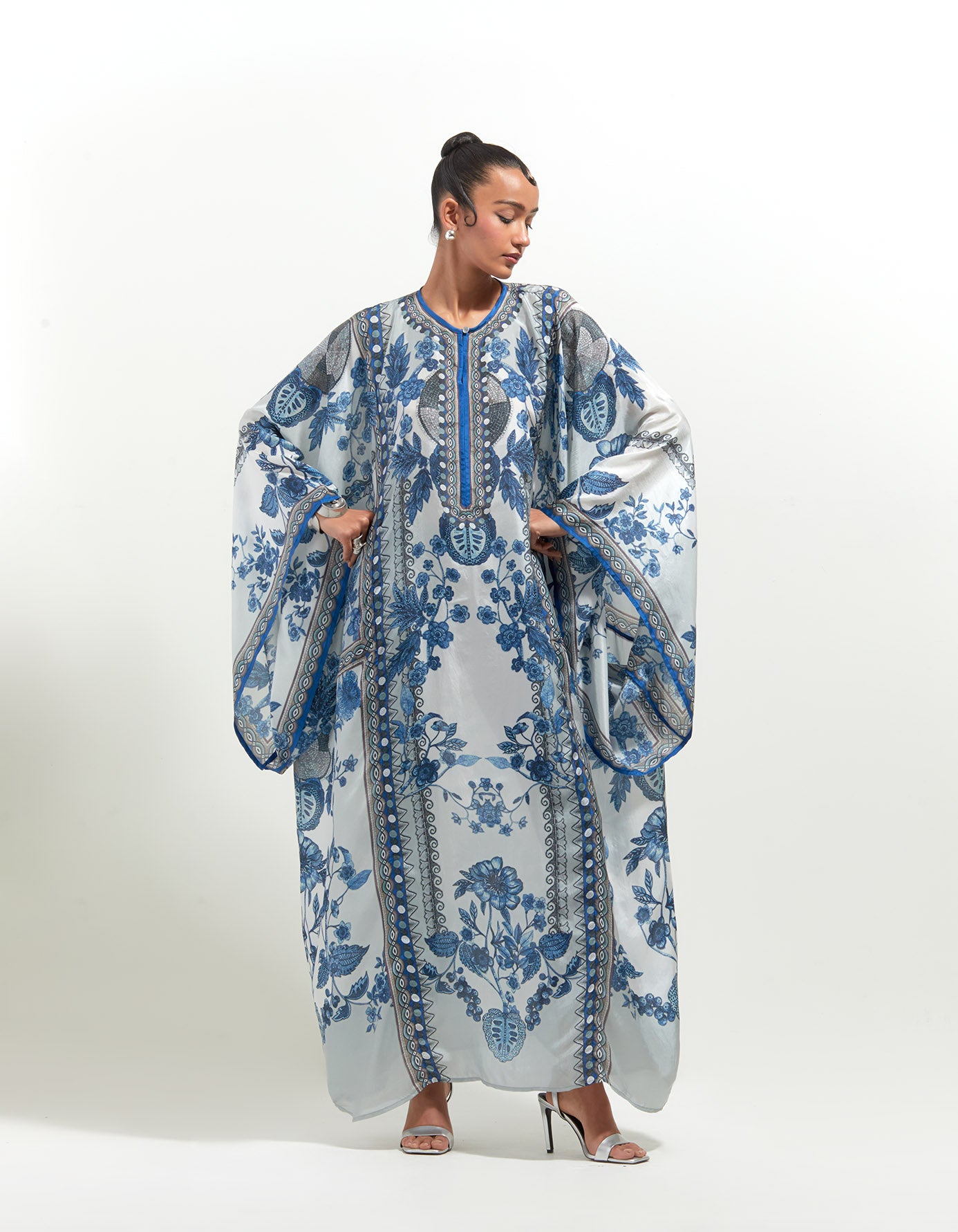 Florence : Beatrice - Blue/White