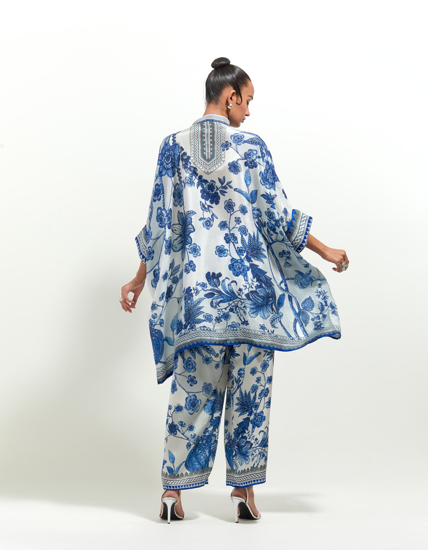 Florence : Chanel 36" - White/Blue