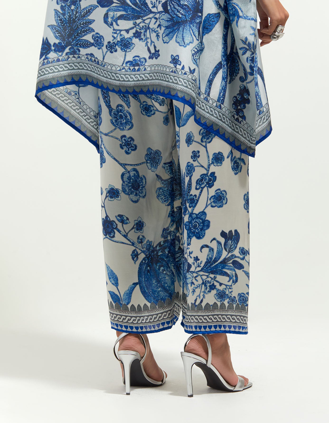 Florence : Chanel 36" - White/Blue