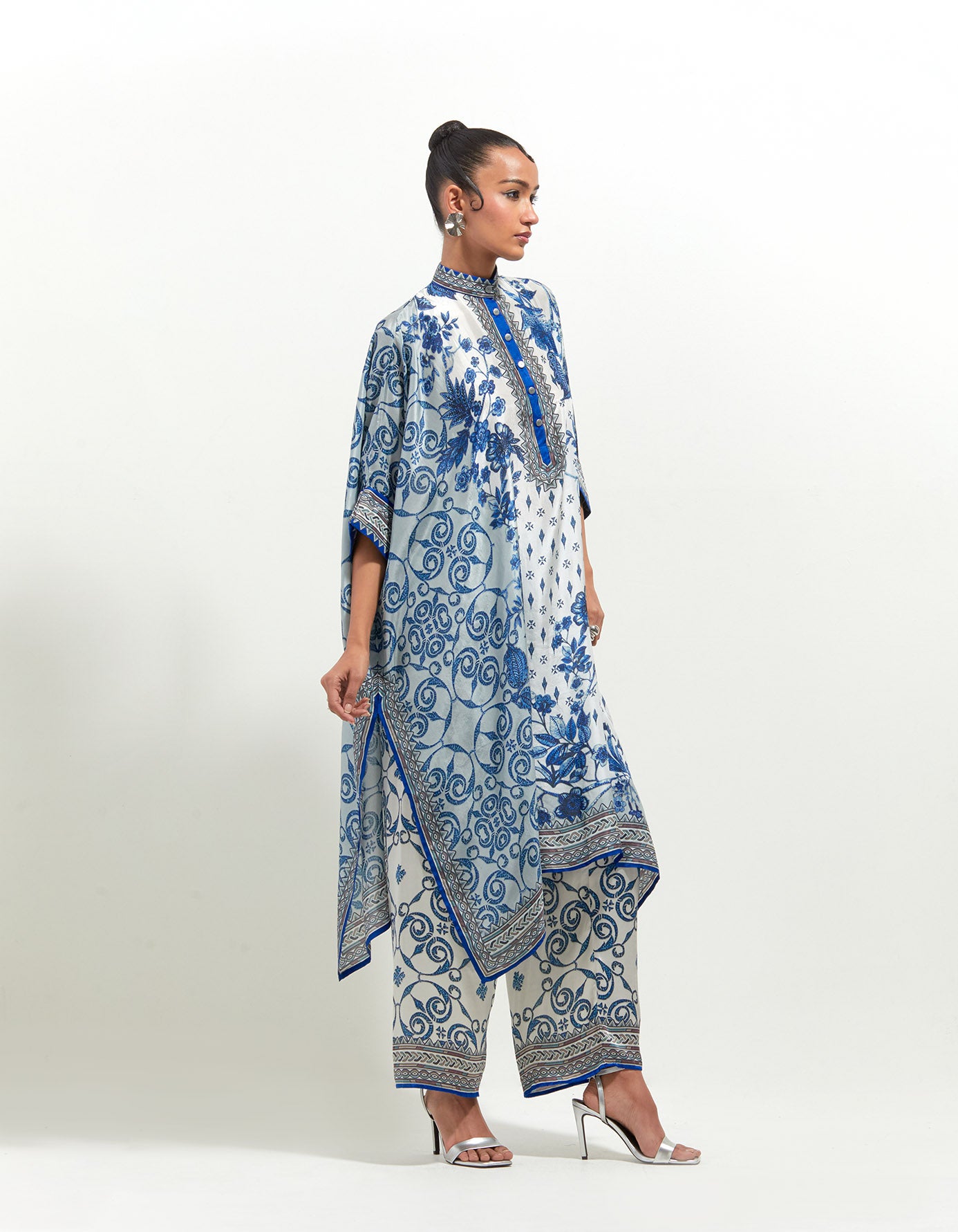Florence : Chantelle - White/Blue