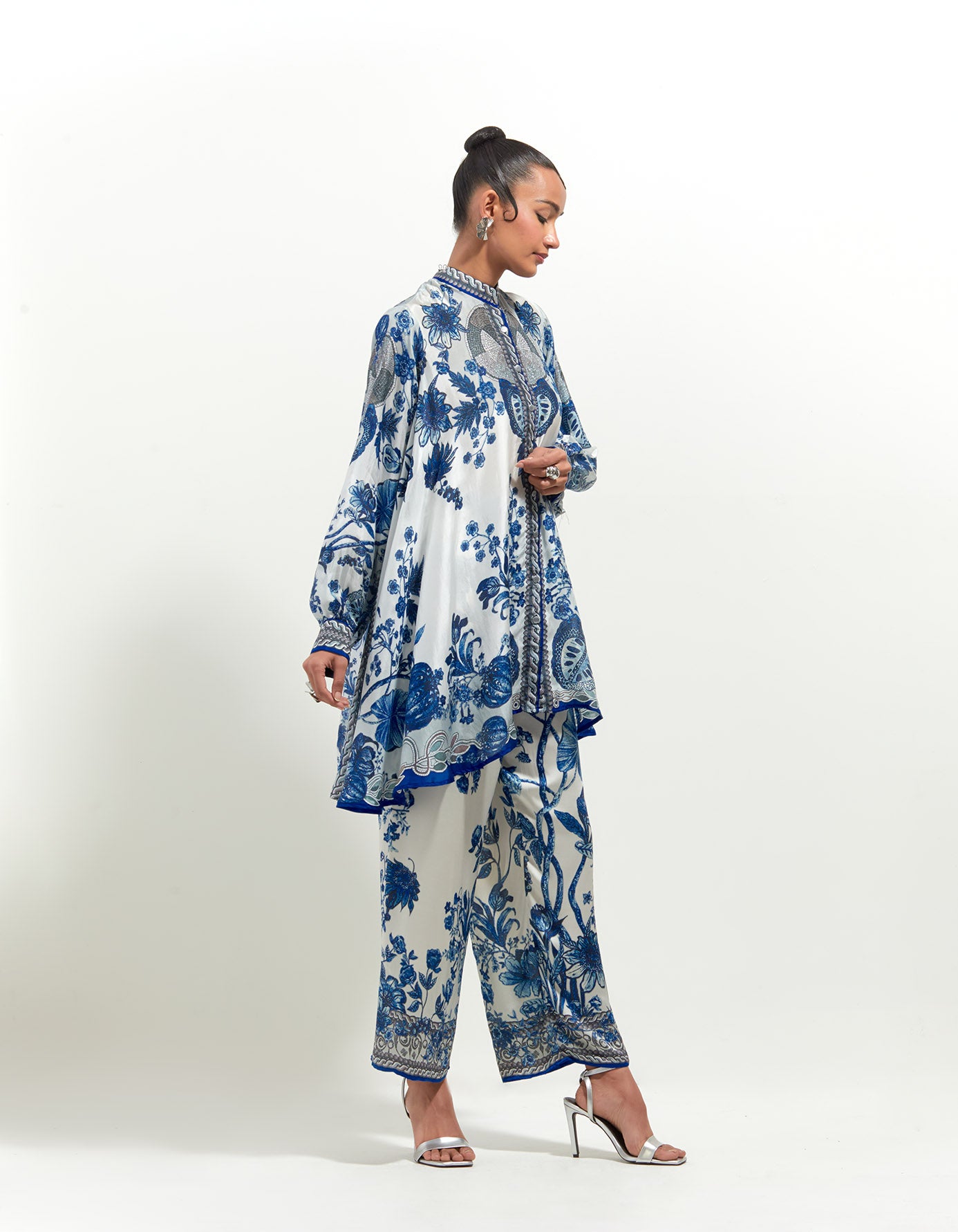 Florence : Nilofer - White/Blue