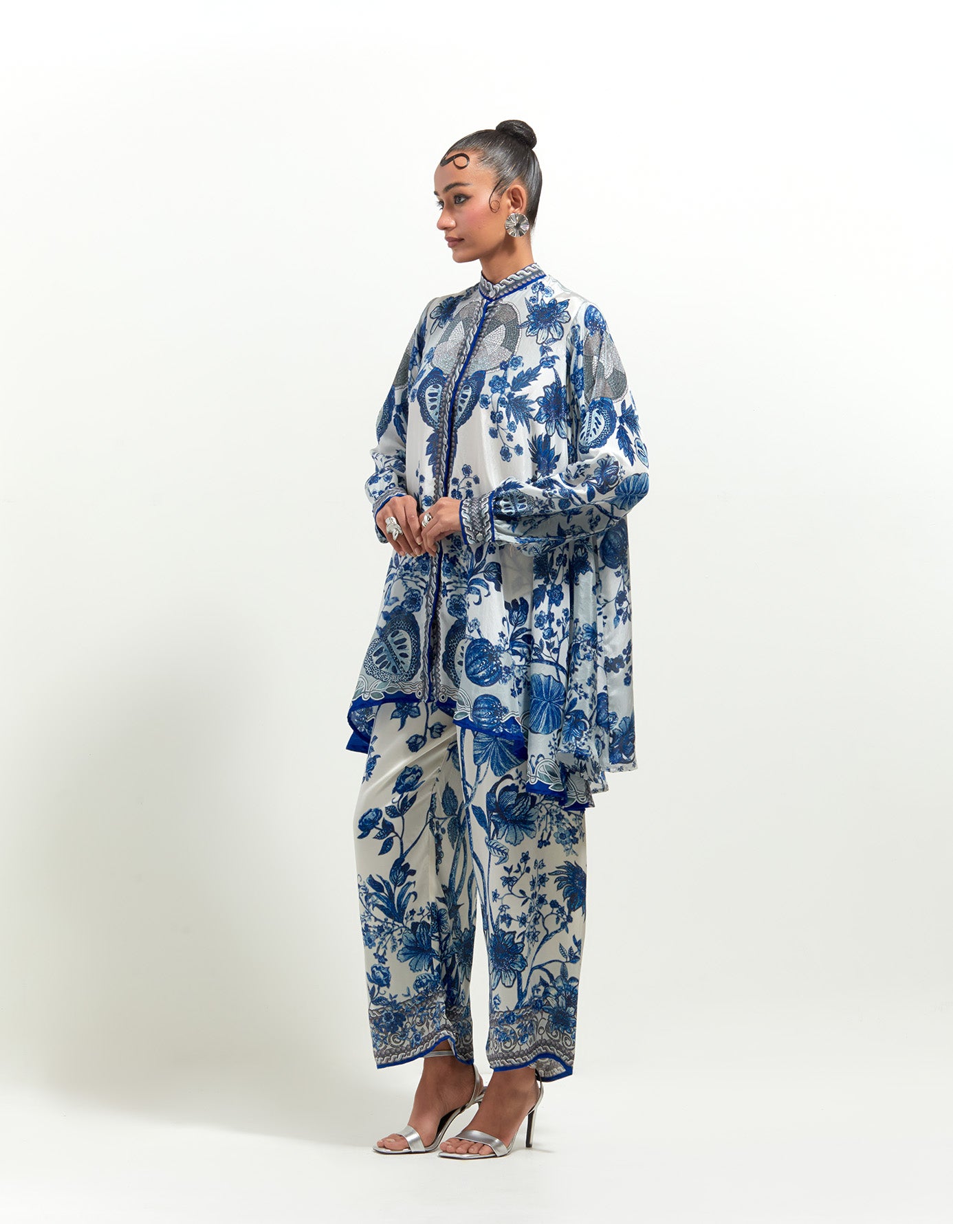 Florence : Nilofer - White/Blue