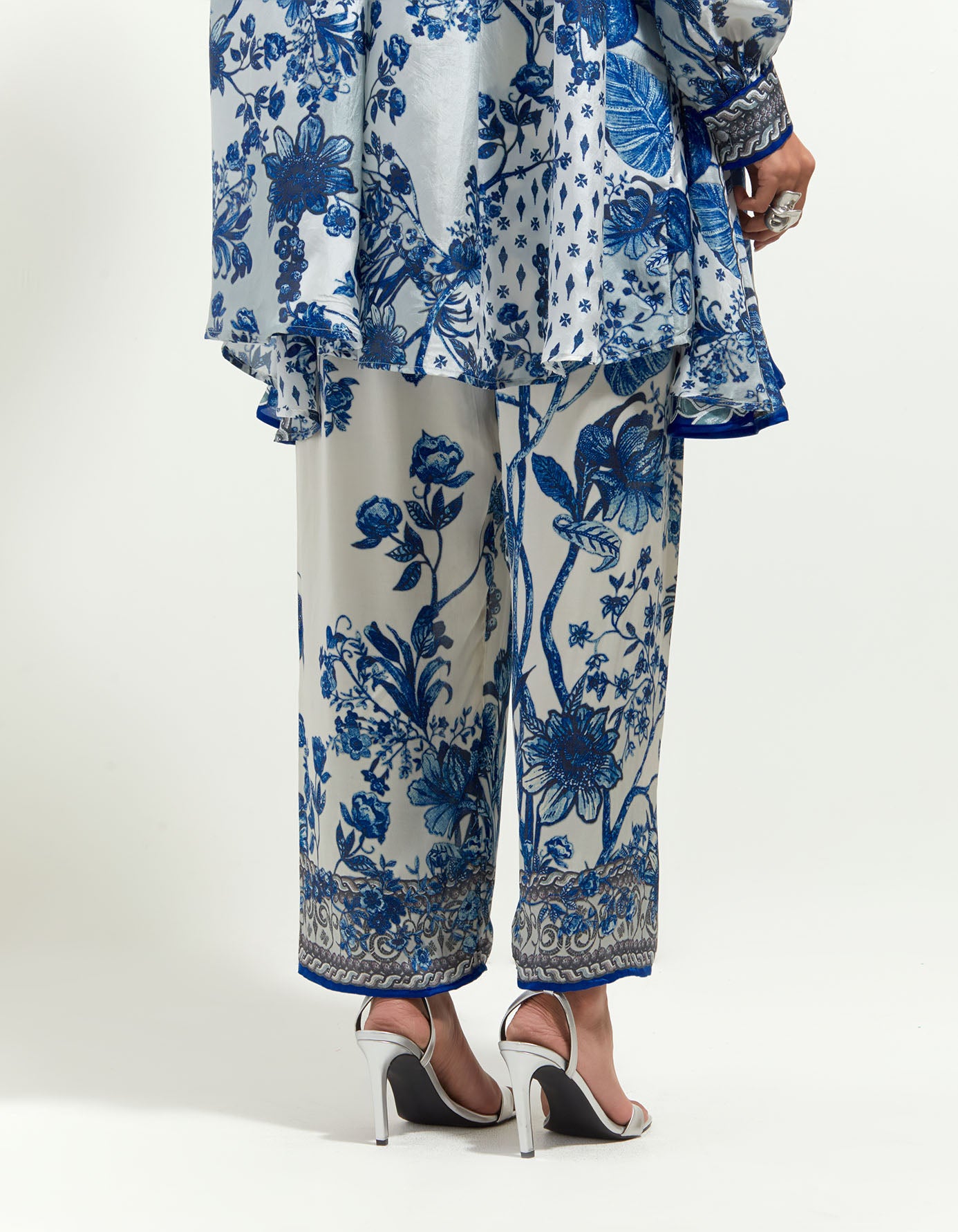 Florence : Nilofer - White/Blue